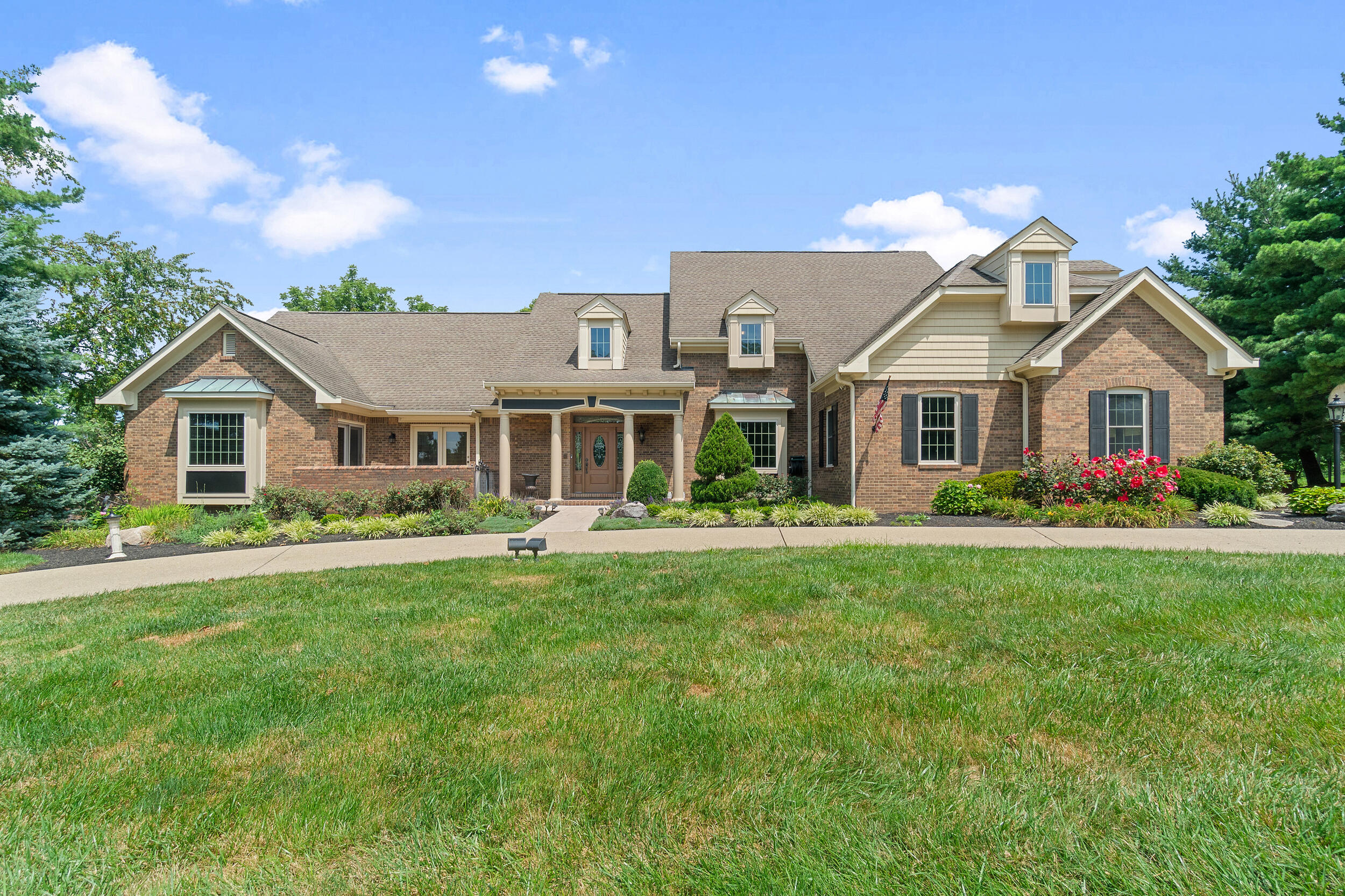 808 Squire Lake Drive Property Photo 1