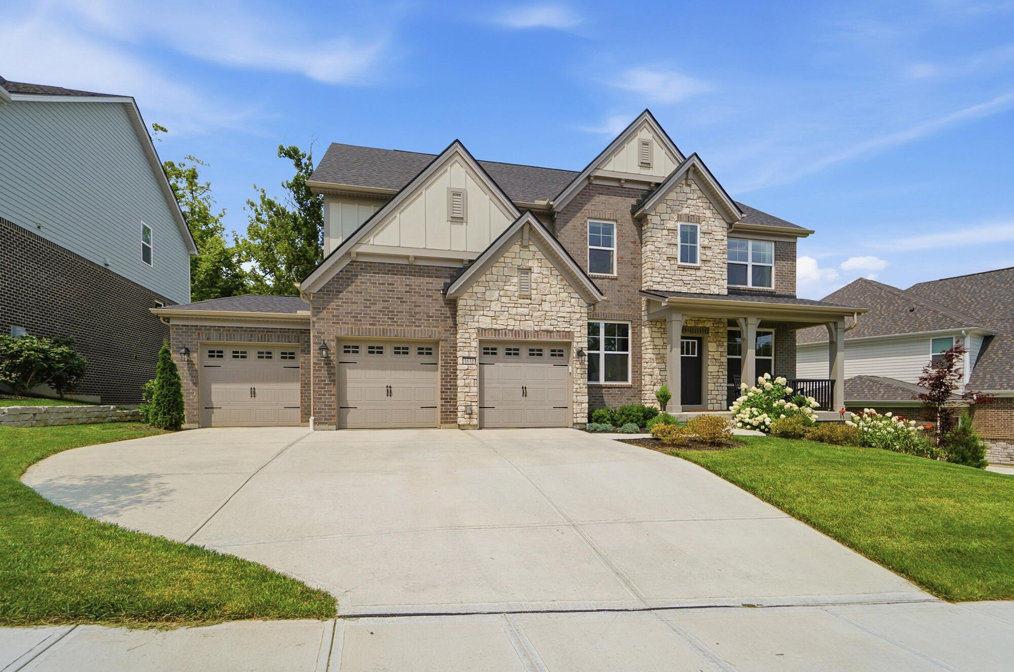 1631 Stone Crest Drive Property Photo 4