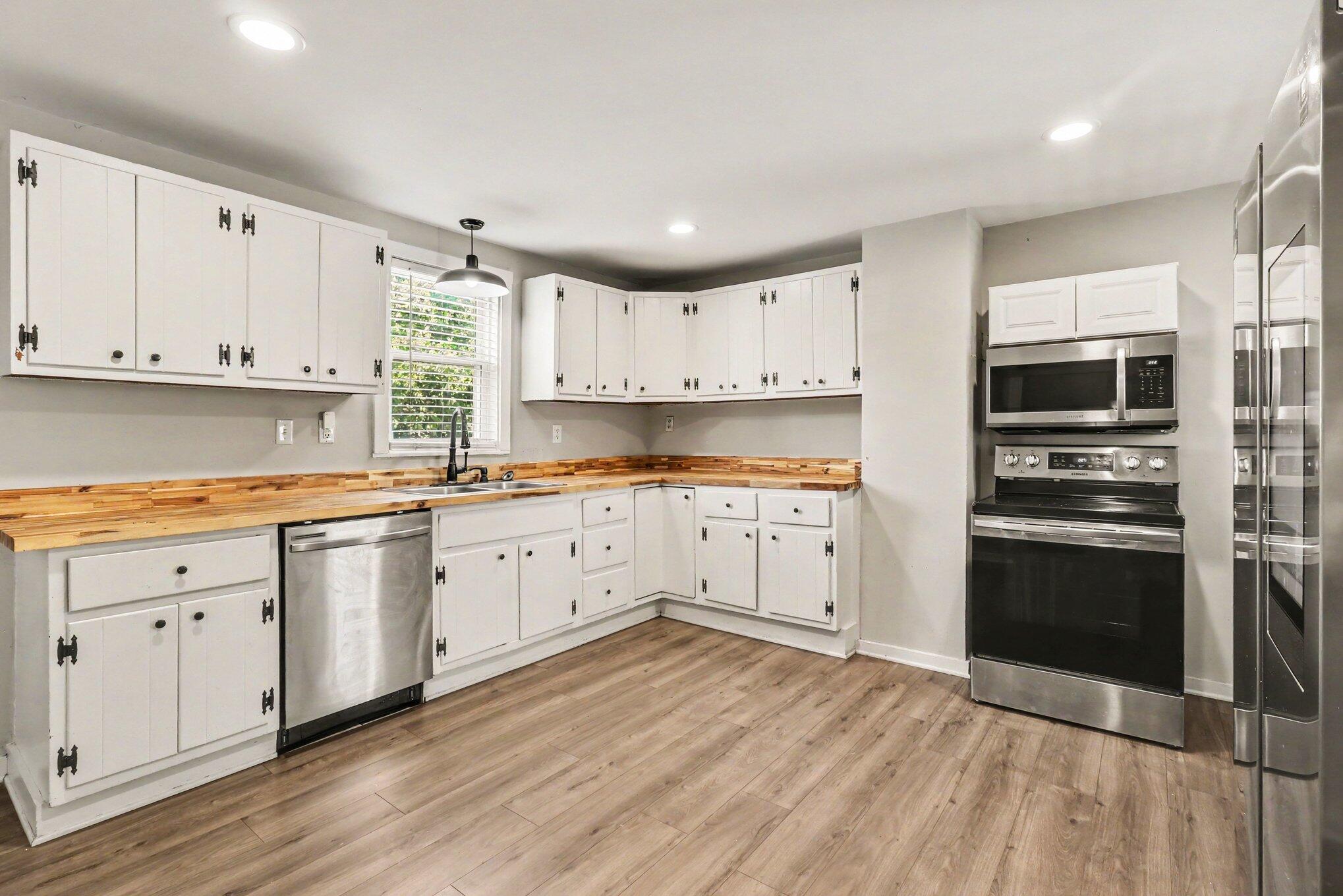 3302 Rogers Street Property Photo 5