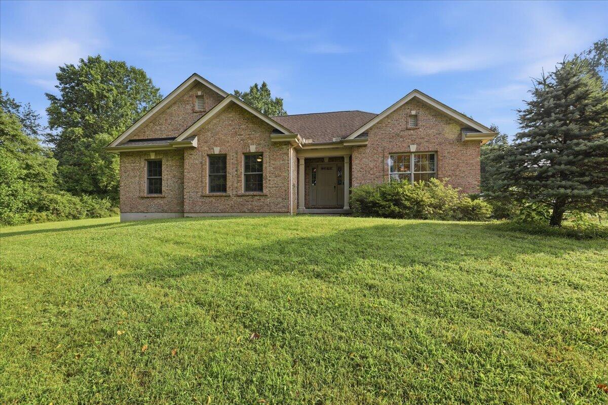 8296 Kelly Road Property Photo 1