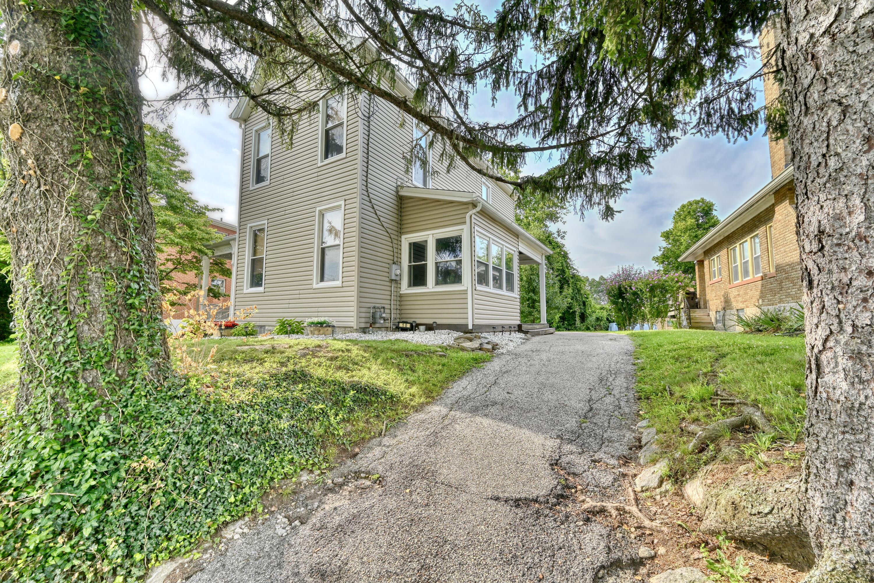 10 Concord Avenue Property Photo 1