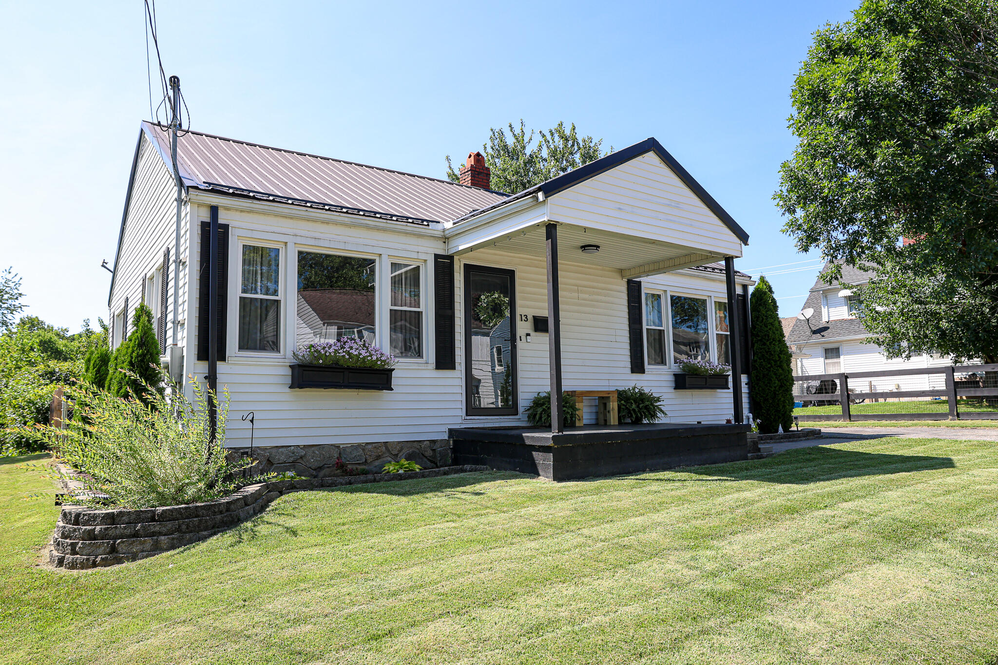 13 Summit Avenue Property Photo 1