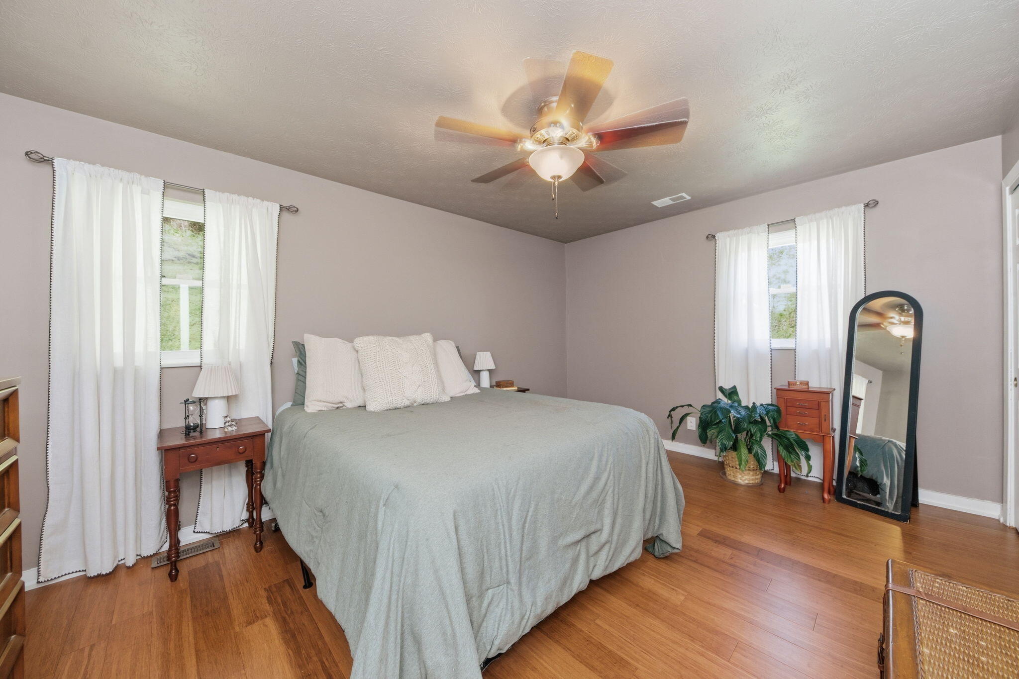 4660 Winters Lane Property Photo 14
