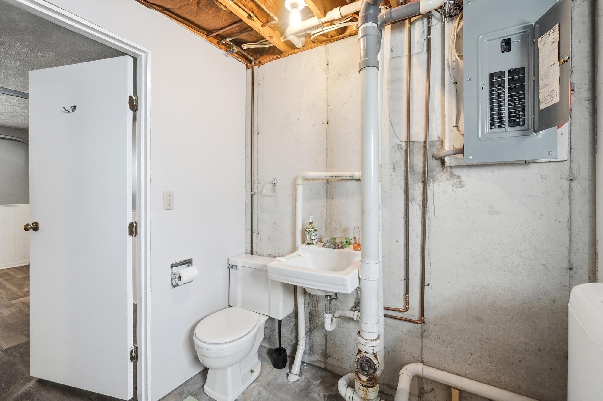 14 Hillside Avenue Property Photo 36