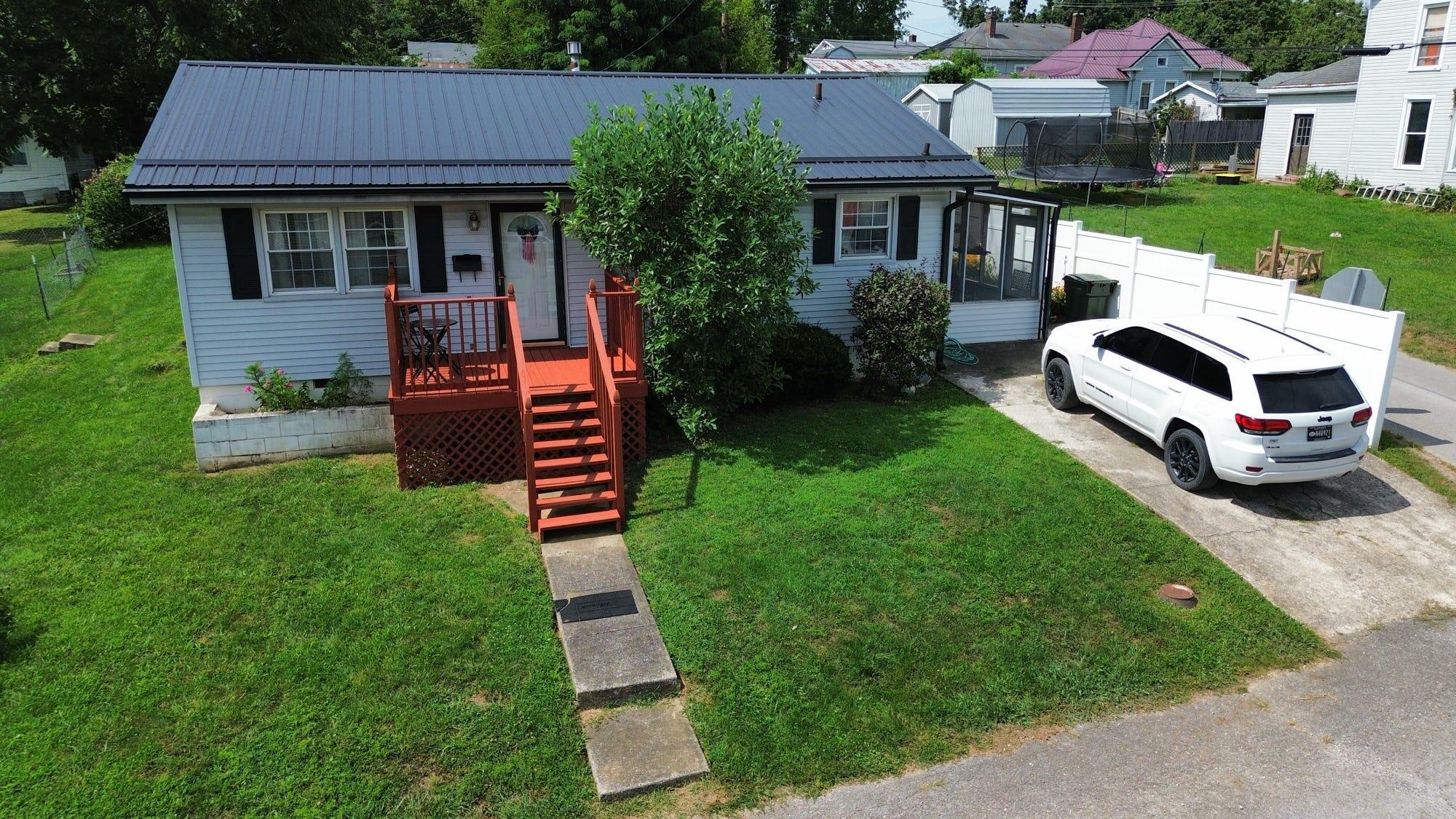 208 Tureman Avenue Property Photo 1