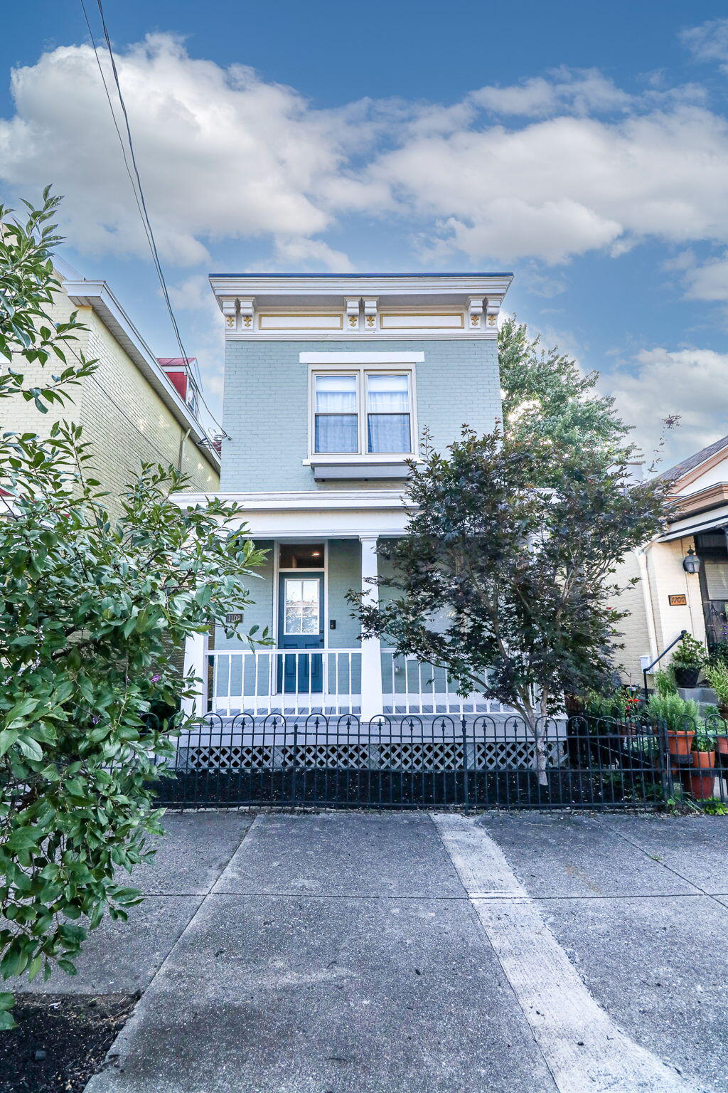 1109 Lee Street Property Photo 1