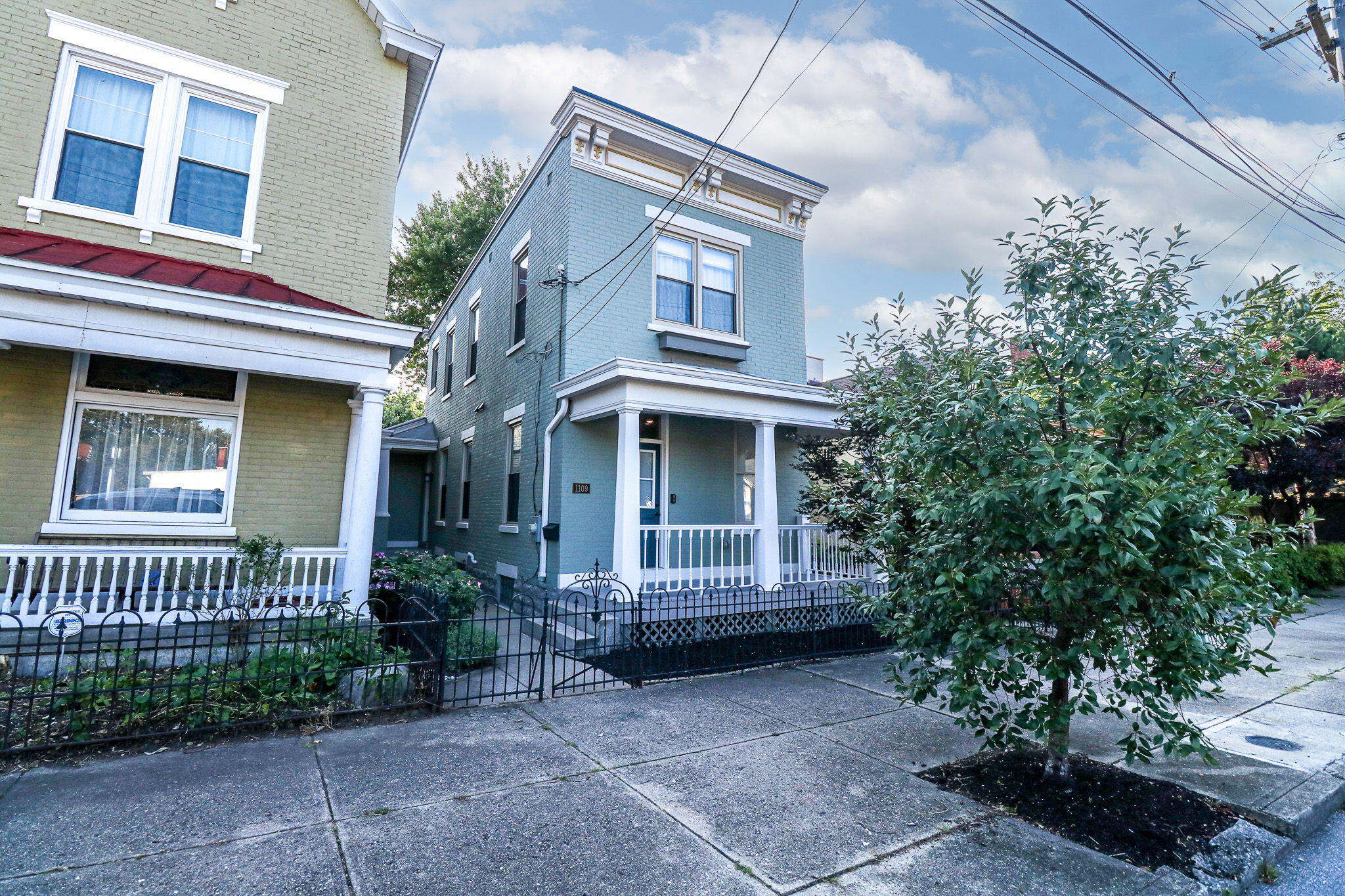 1109 Lee Street Property Photo 2