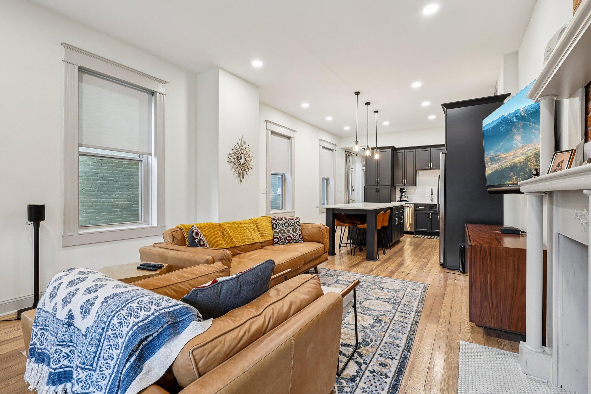 1109 Lee Street Property Photo 6