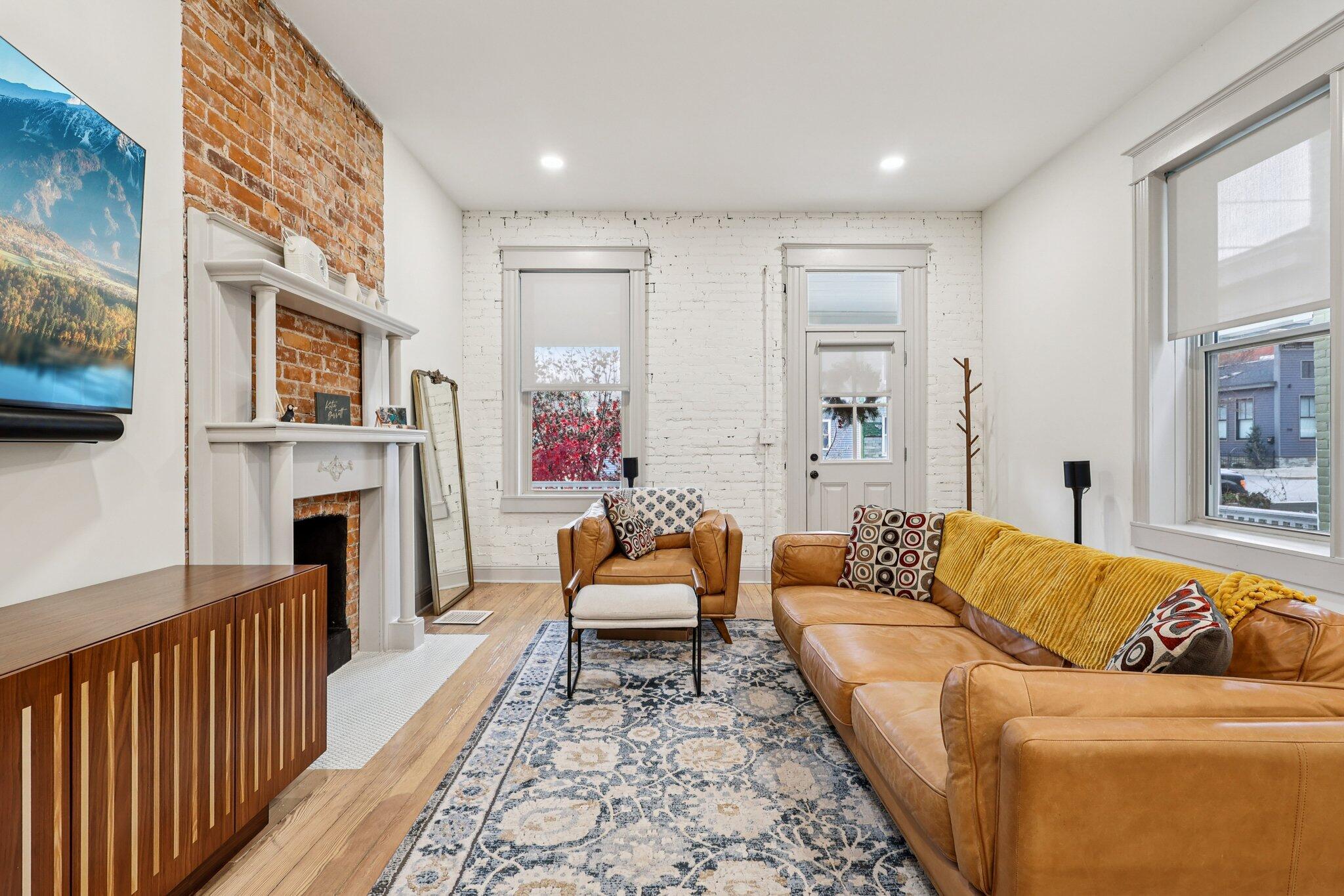 1109 Lee Street Property Photo 7