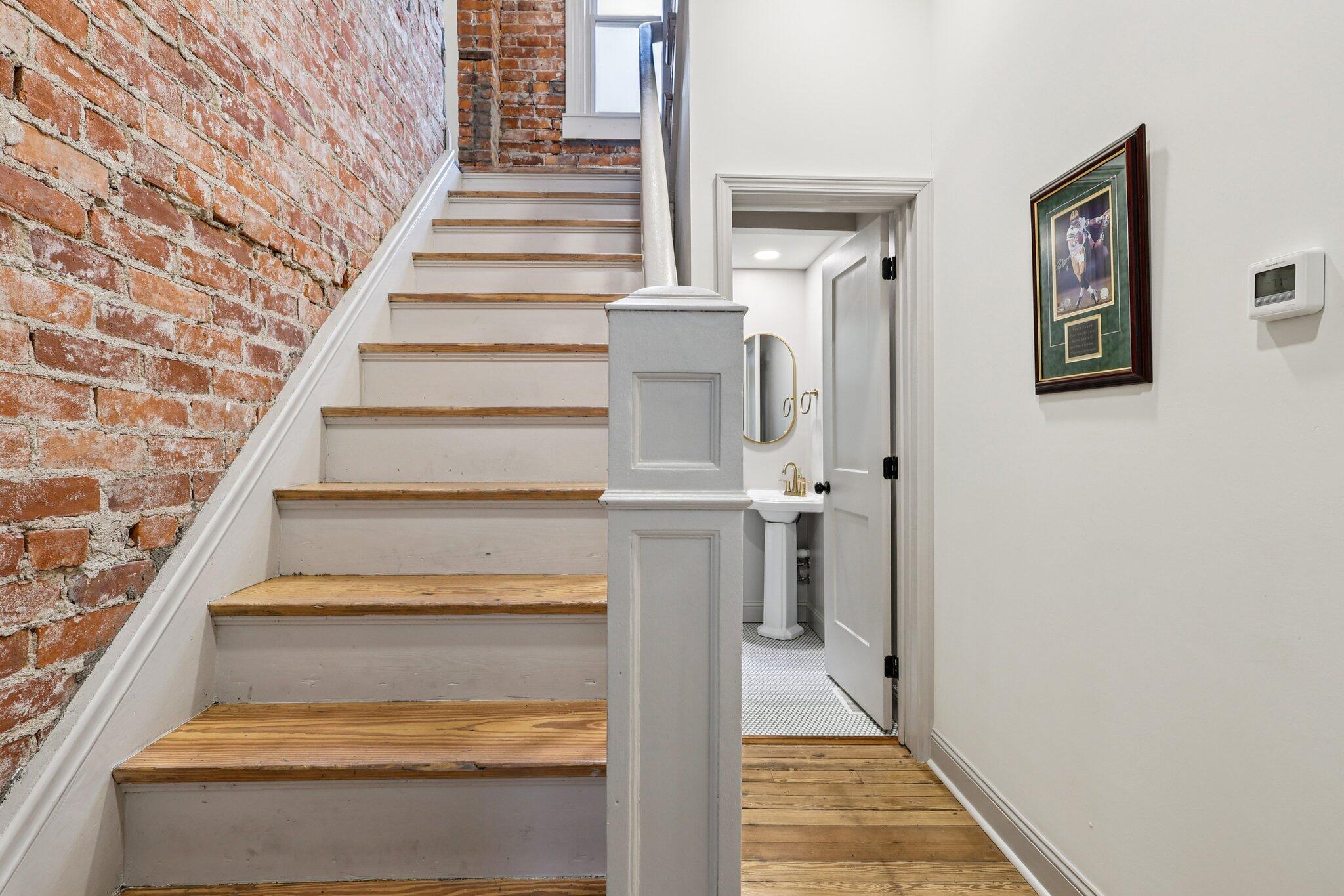 1109 Lee Street Property Photo 13