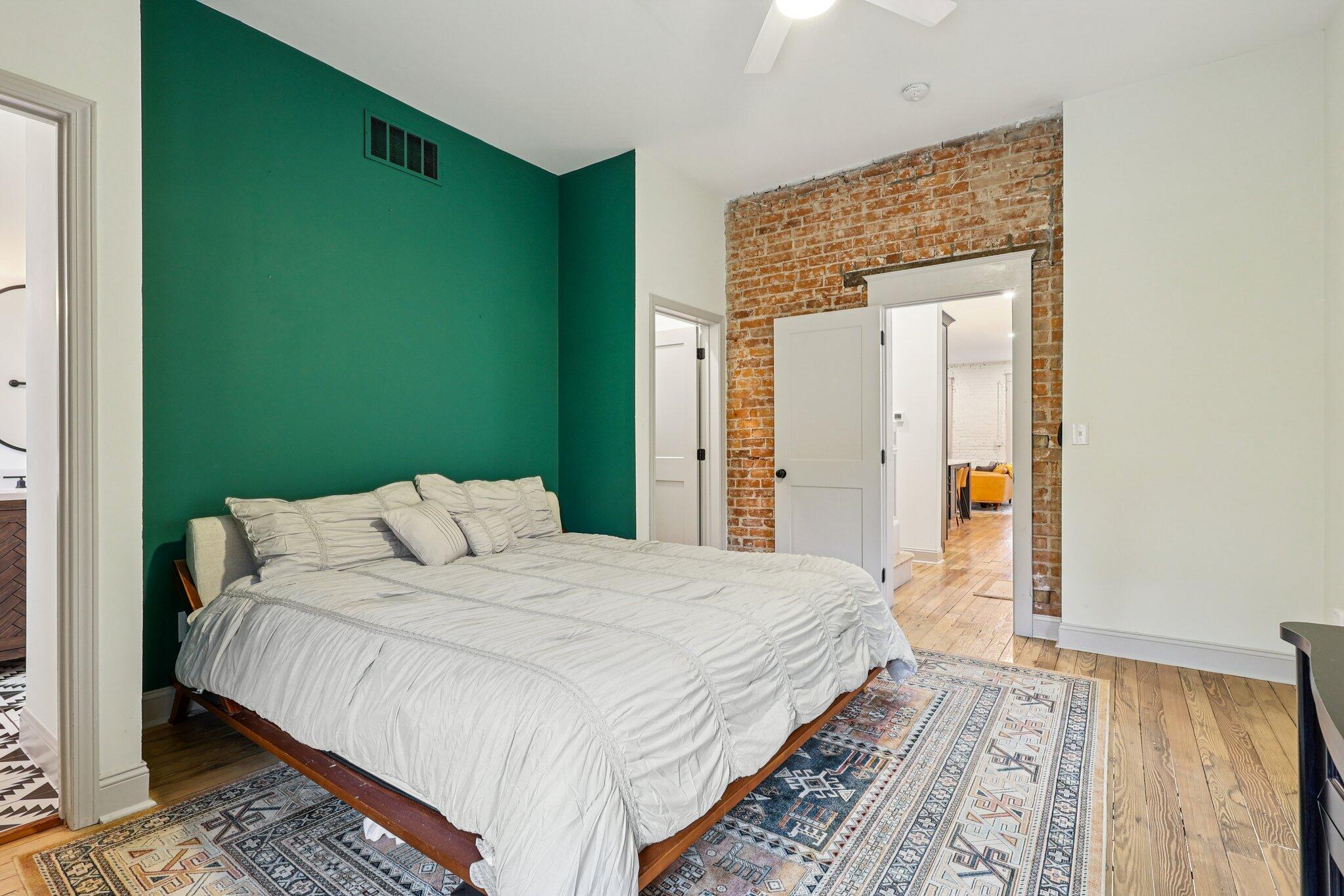 1109 Lee Street Property Photo 15