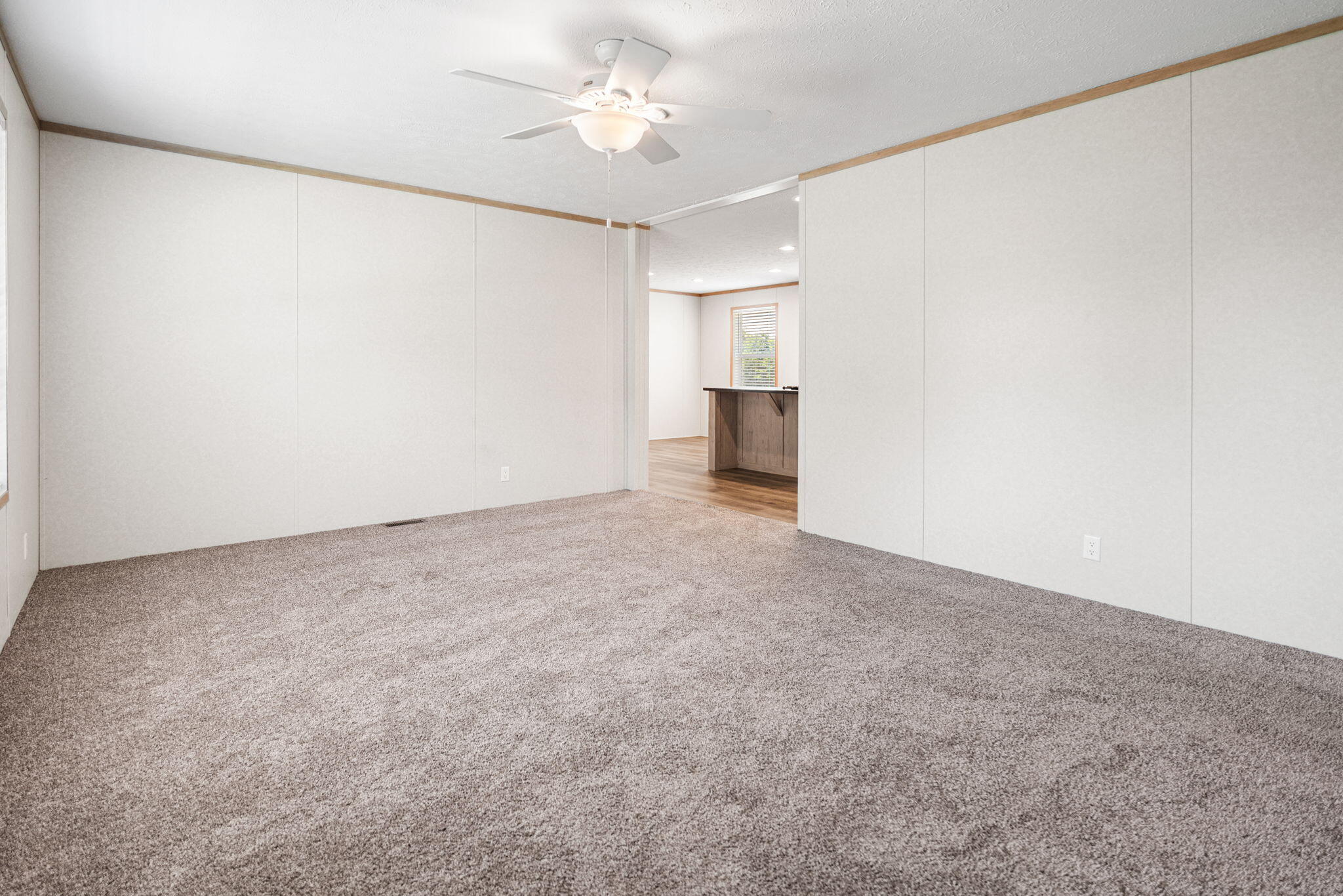 100 Parts Lane Property Photo 6