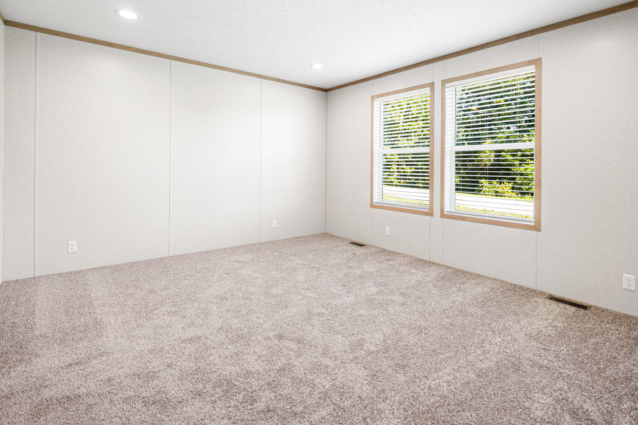 100 Parts Lane Property Photo 7