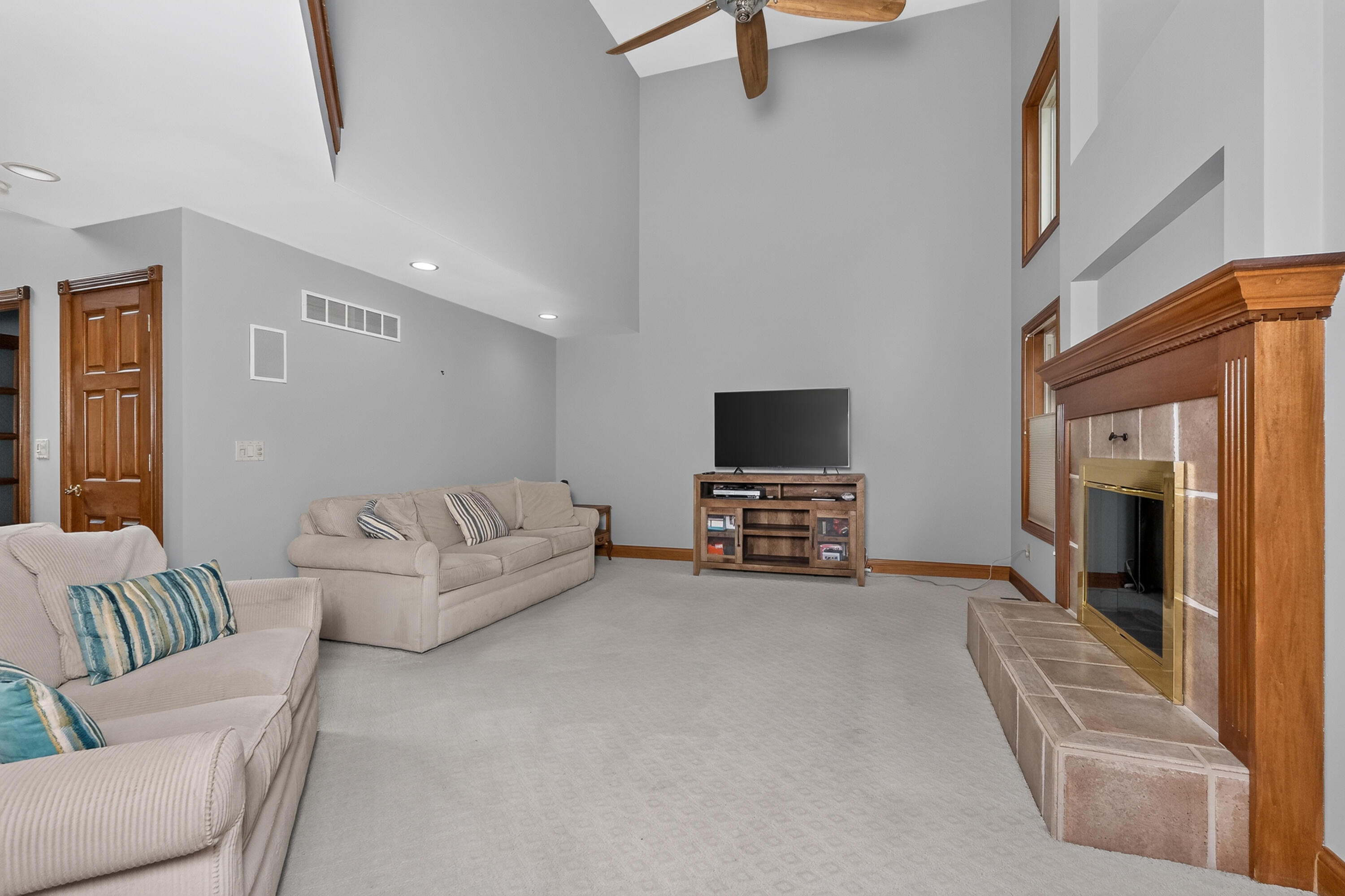 136 Carriage Park Drive Property Photo 6