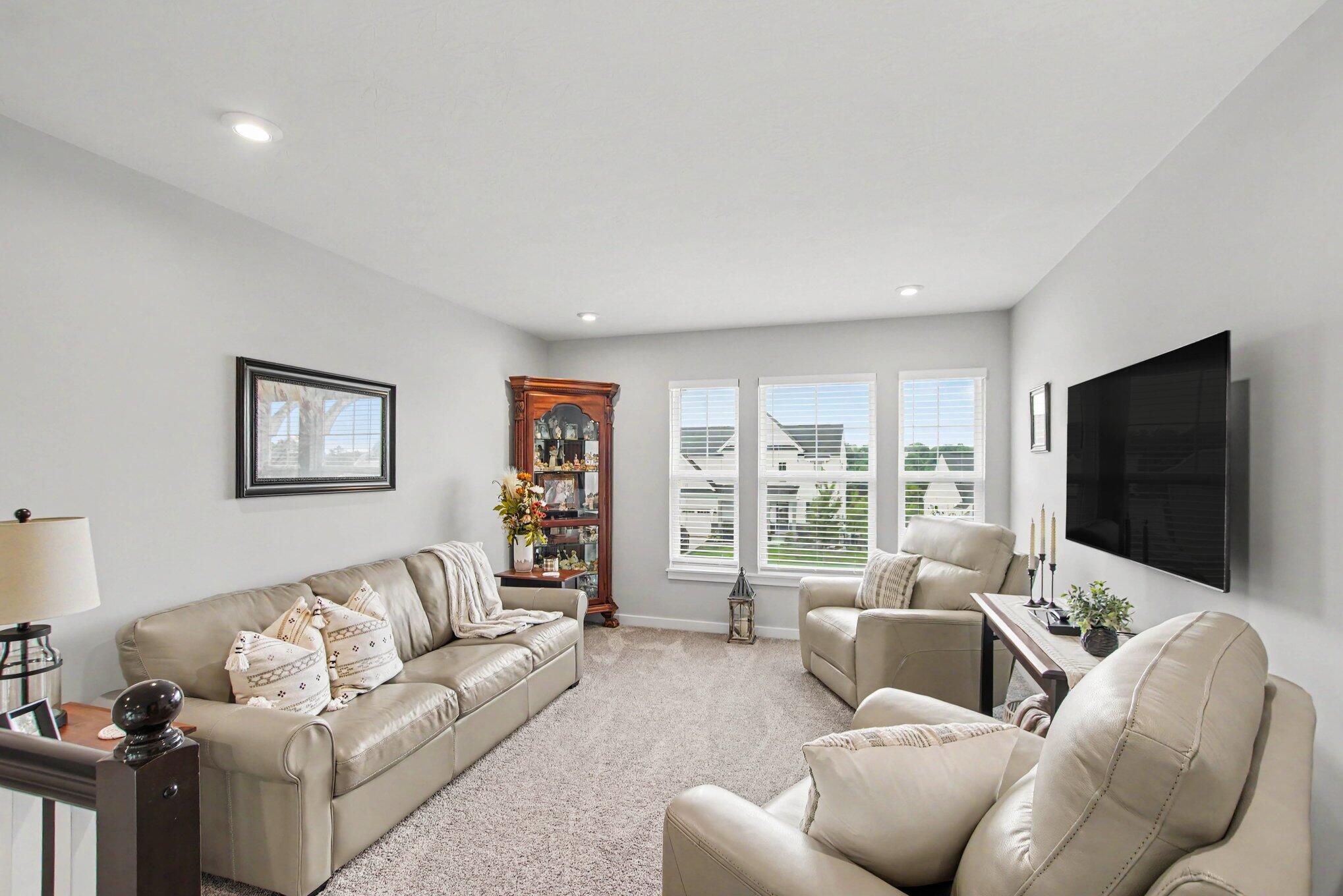 9980 Meadow Glen Drive Property Photo 20