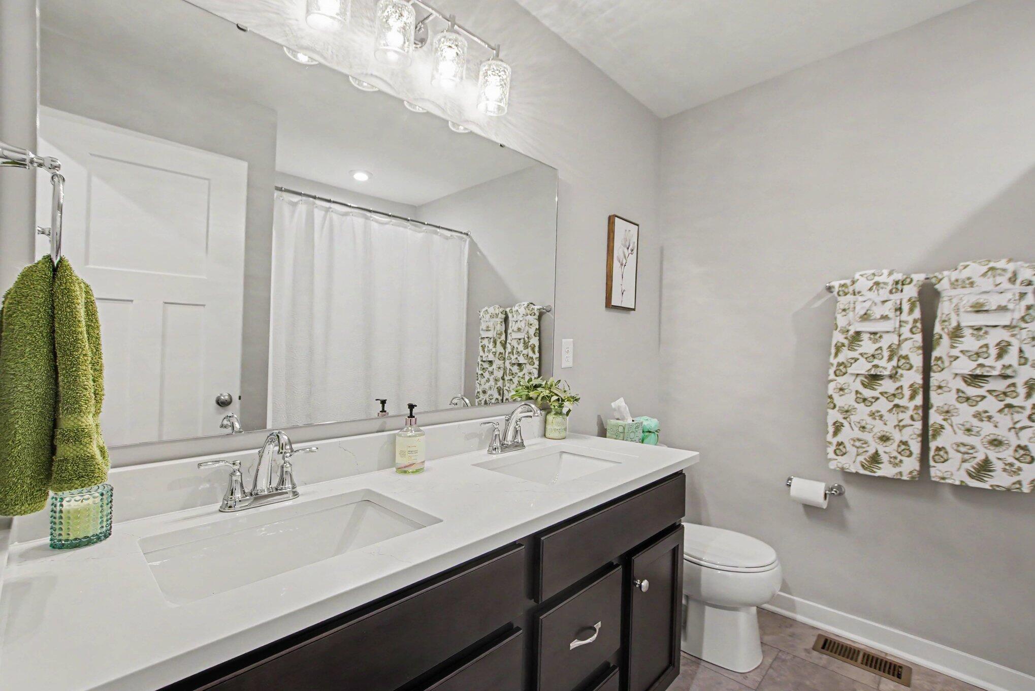 9980 Meadow Glen Drive Property Photo 24