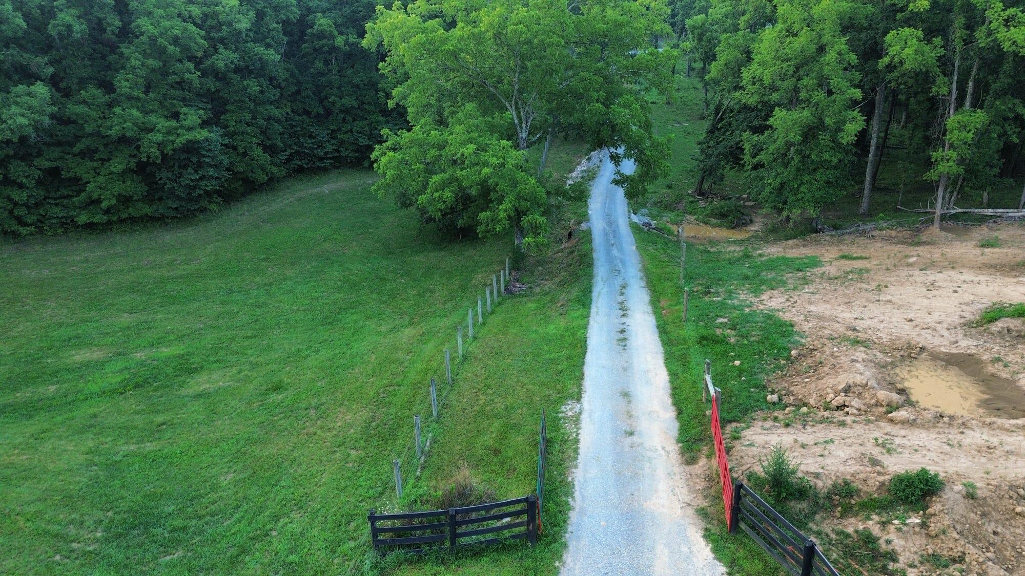 1416 Junction Pike Property Photo 1