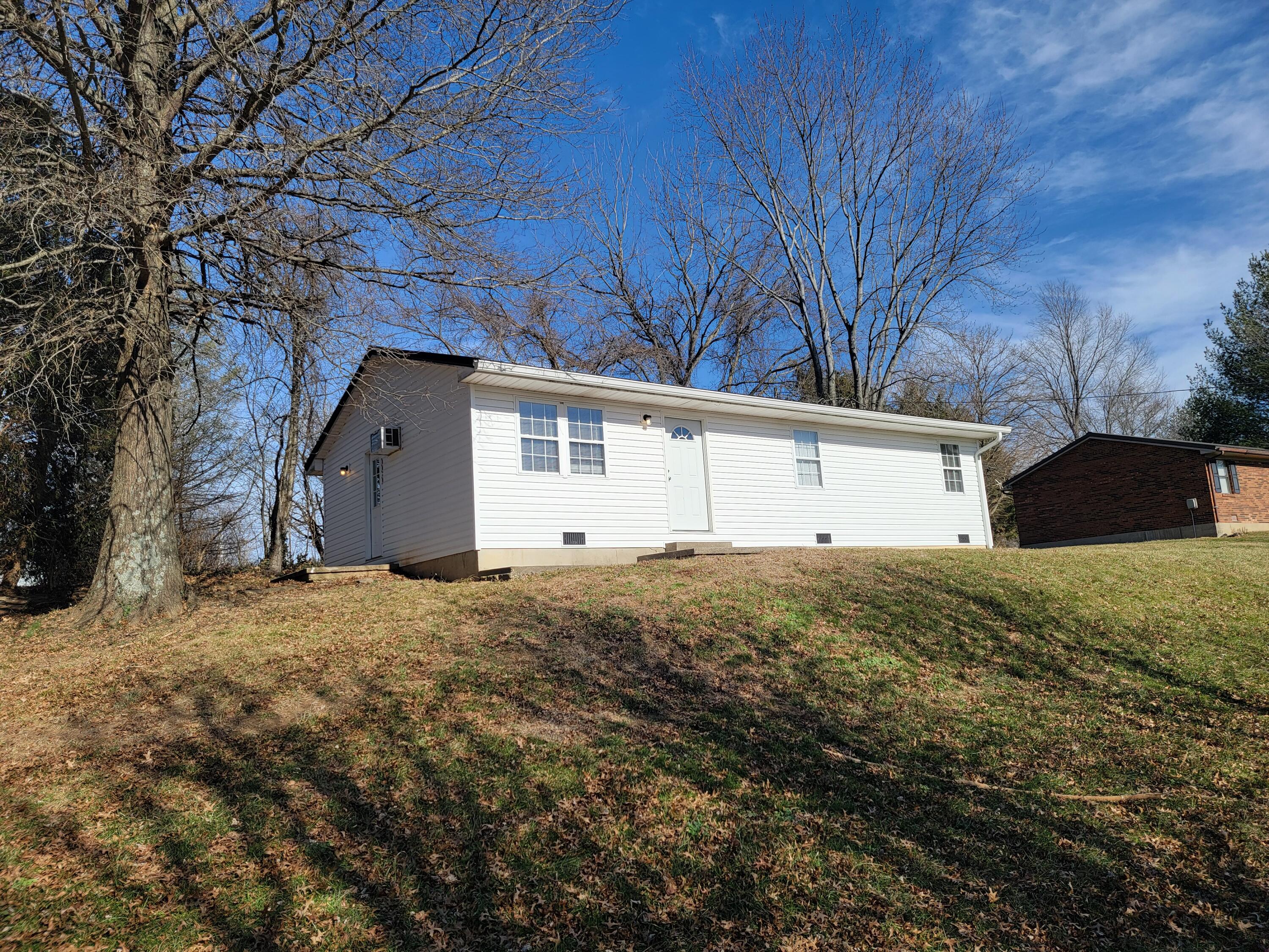 1870 Tapering Point Road Property Photo 1