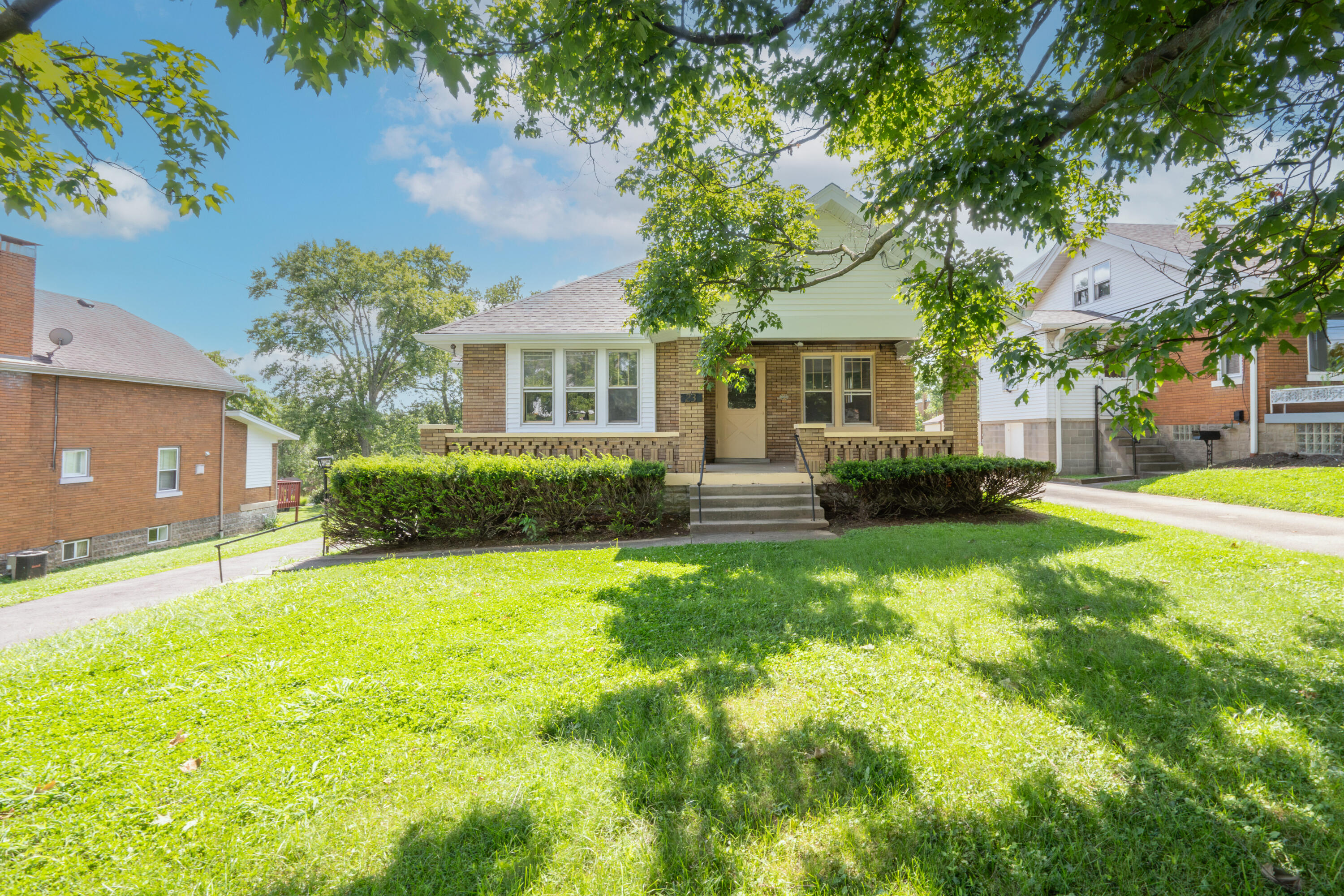 23 S Grand Avenue Property Photo 1