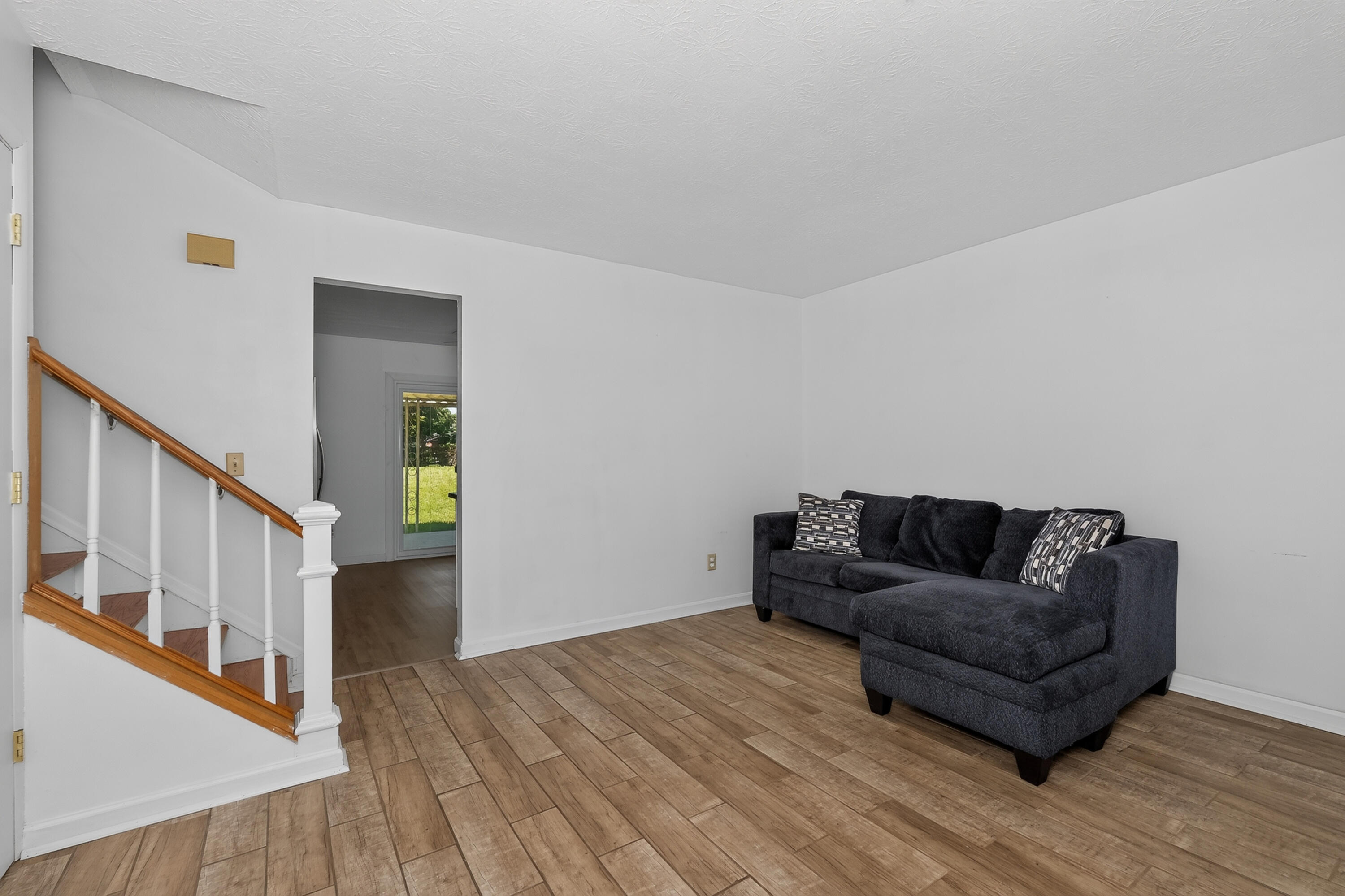 7786 Ravenswood Drive Property Photo 10