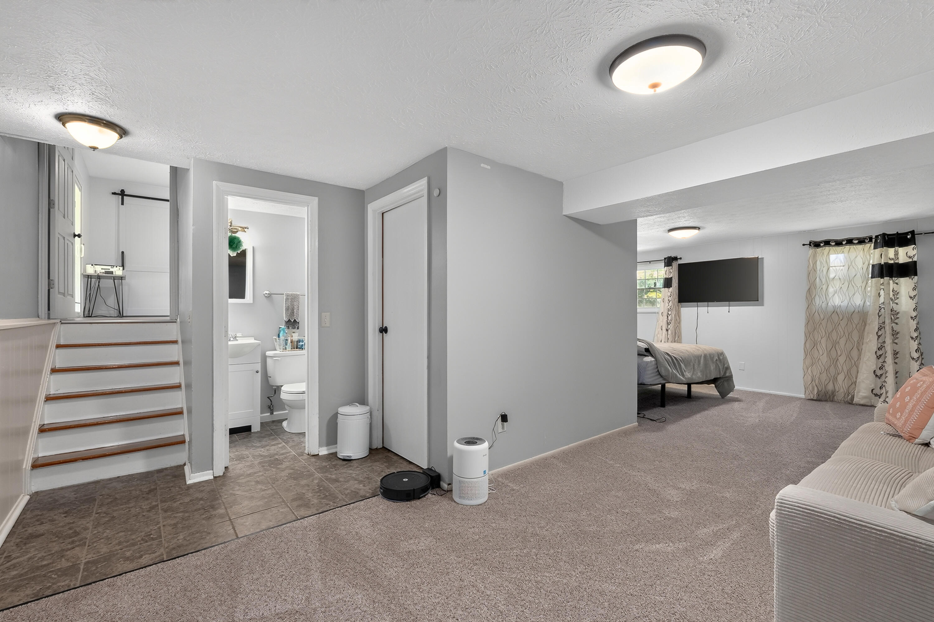 7786 Ravenswood Drive Property Photo 25