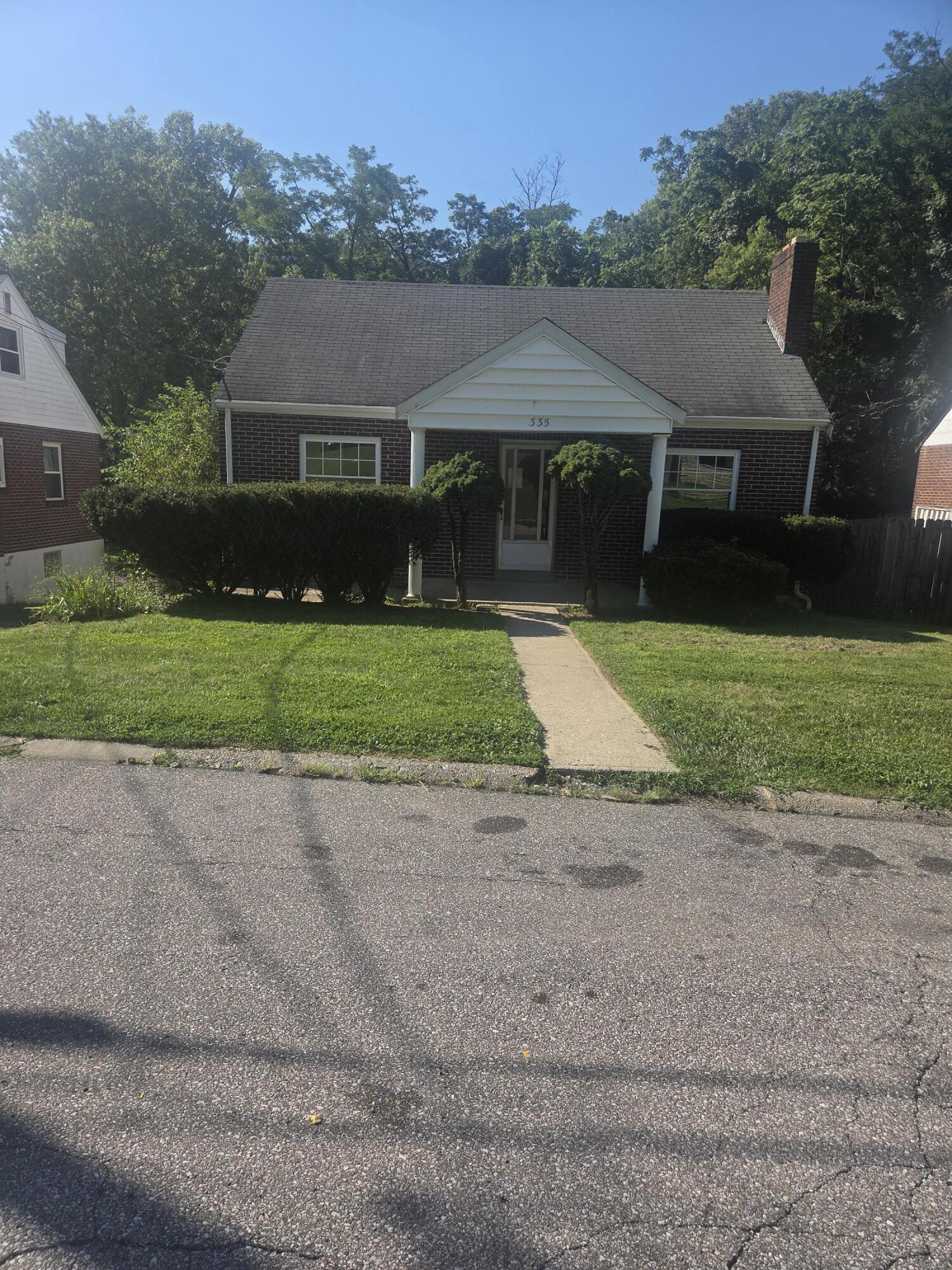 335 Riddle Place N Property Photo 1