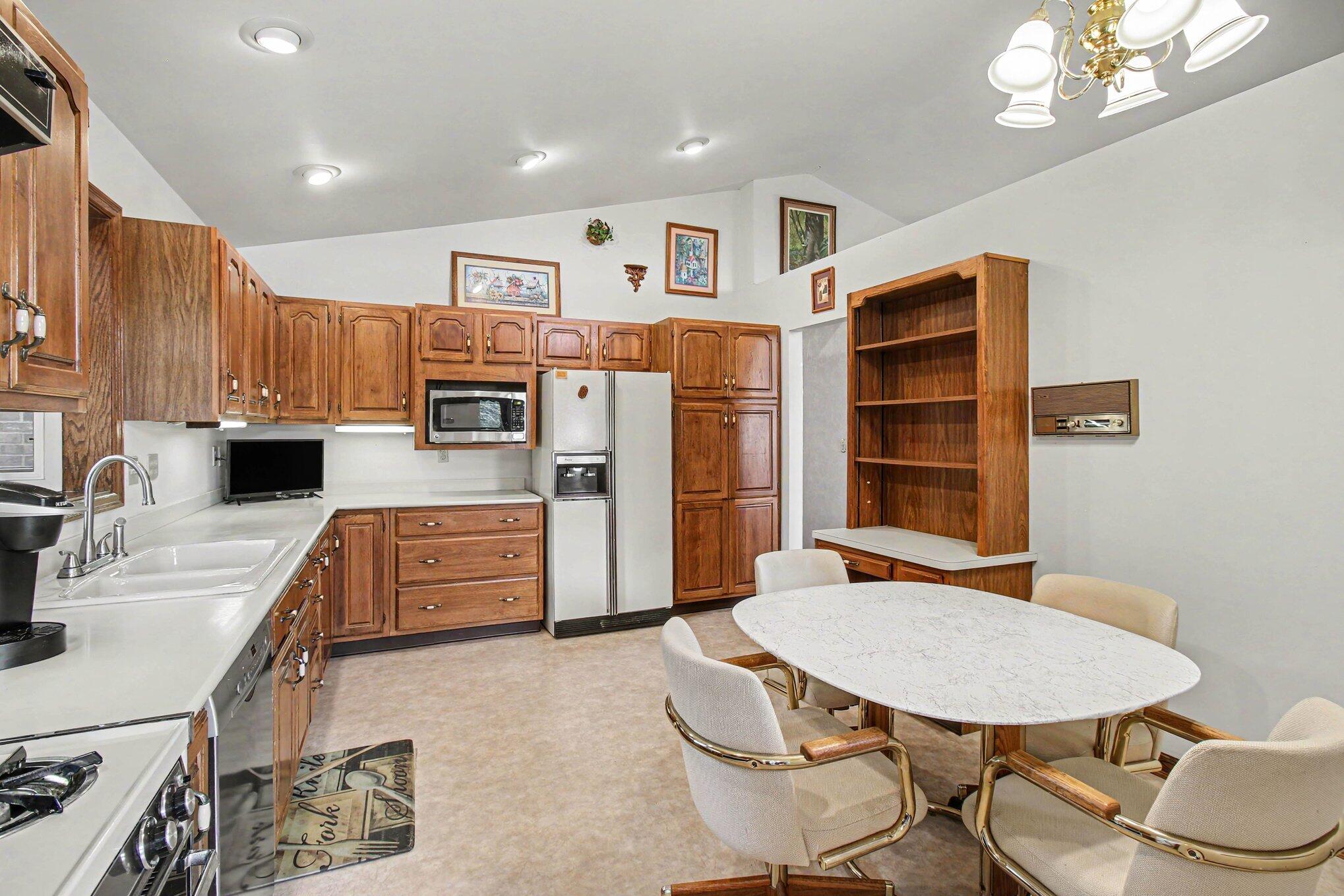 829 Lincoln Road Property Photo 13