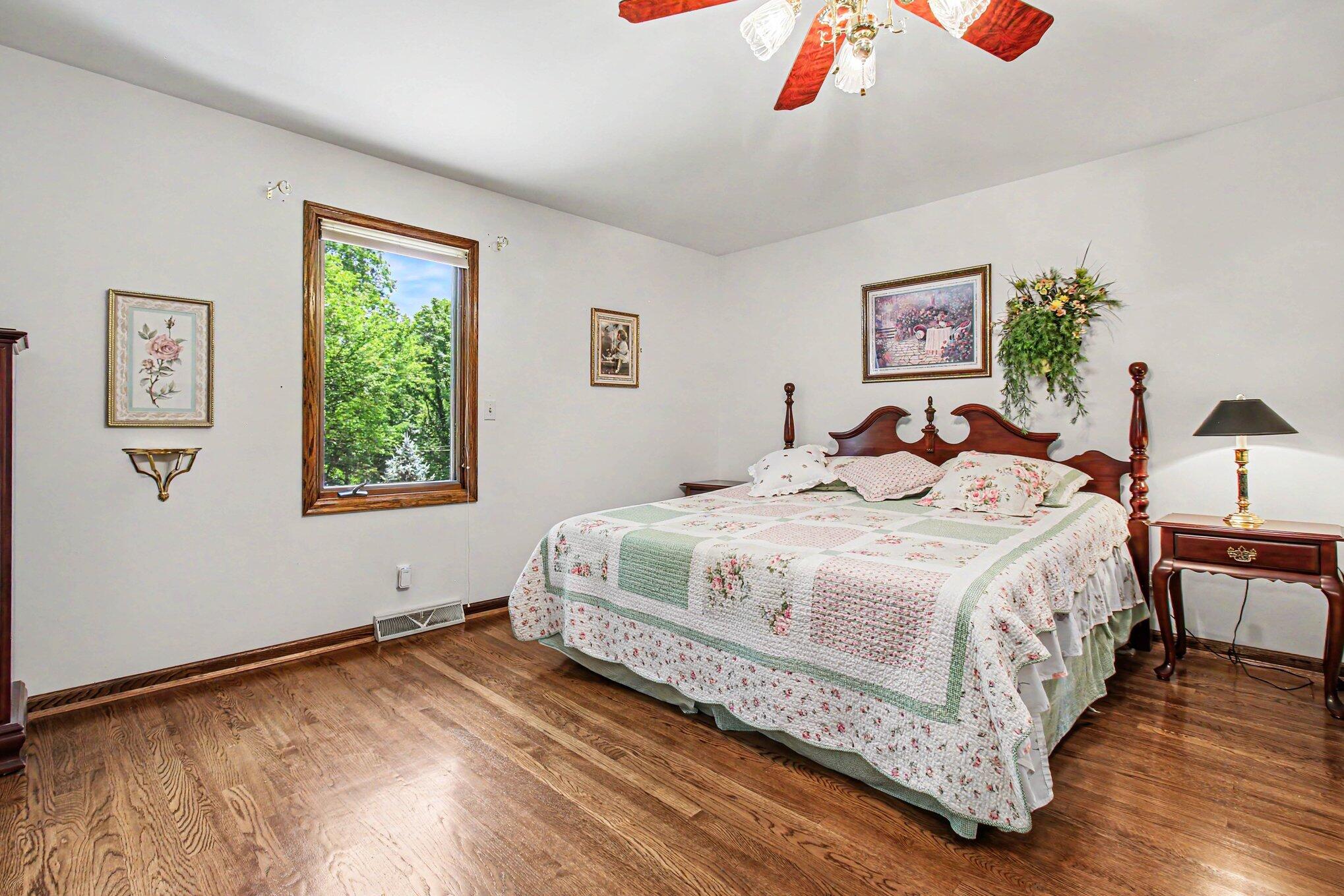829 Lincoln Road Property Photo 15