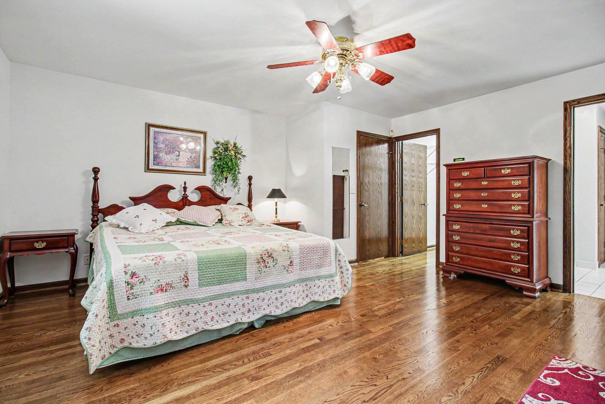 829 Lincoln Road Property Photo 16