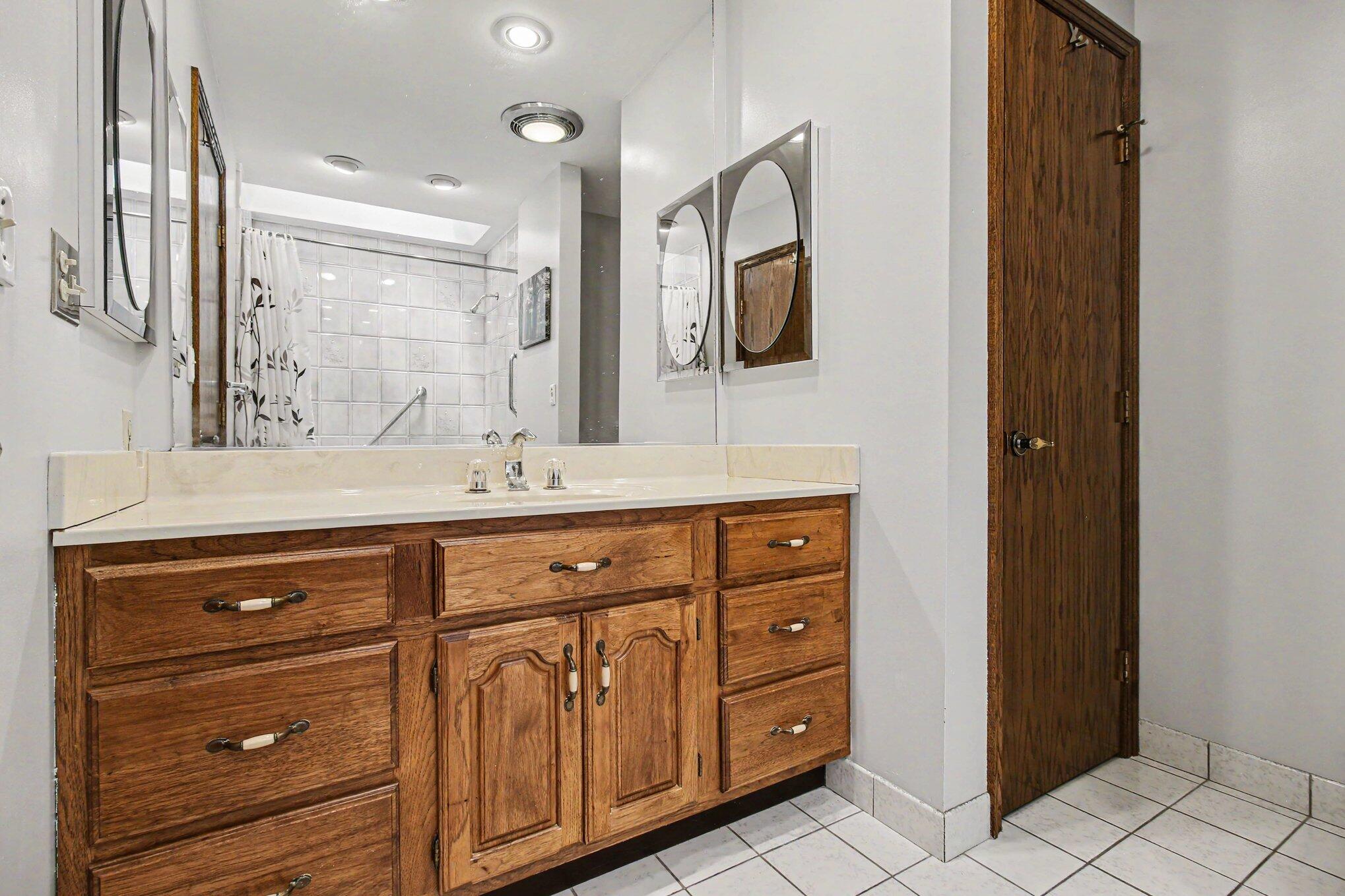 829 Lincoln Road Property Photo 19