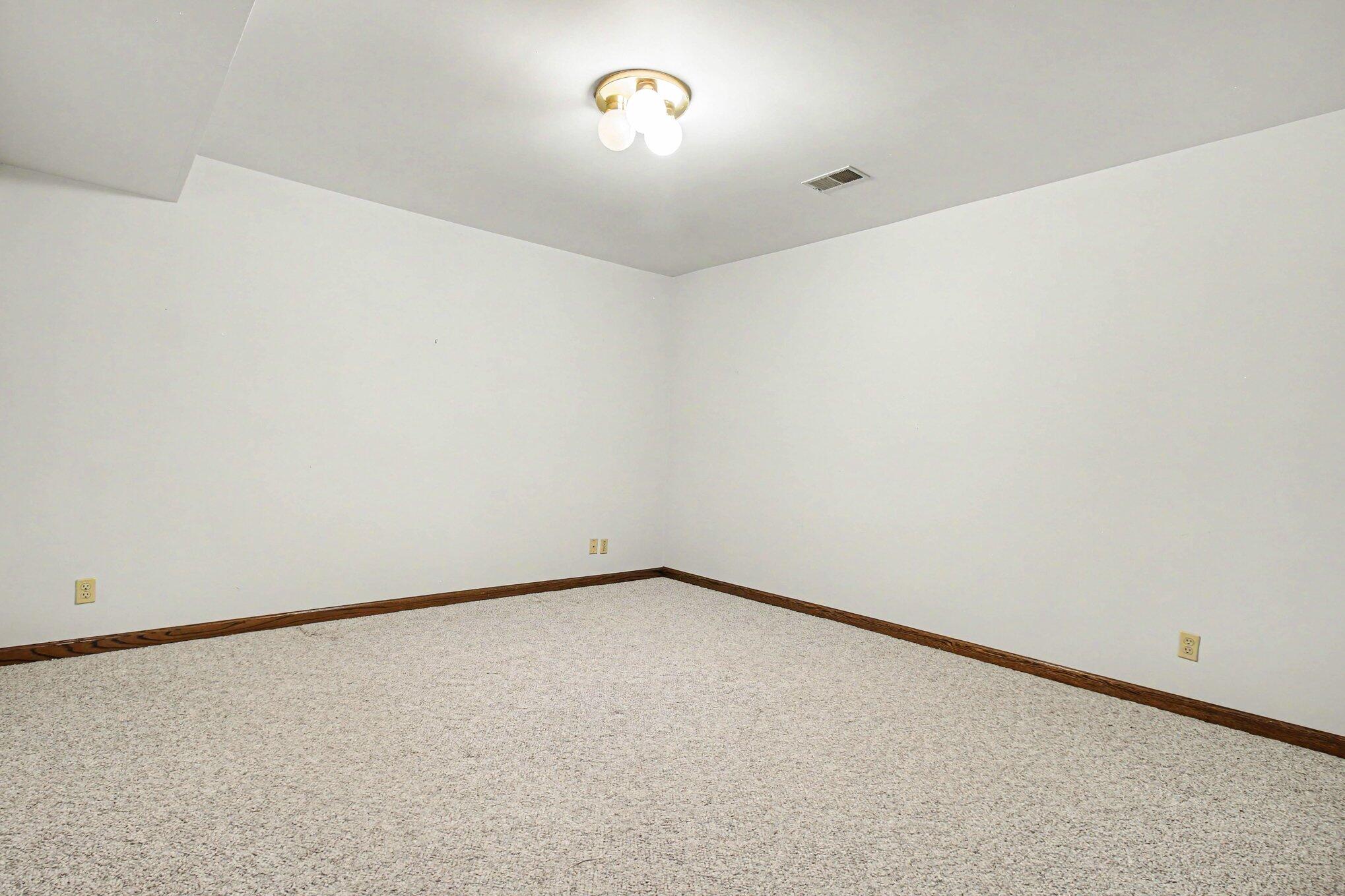 829 Lincoln Road Property Photo 27