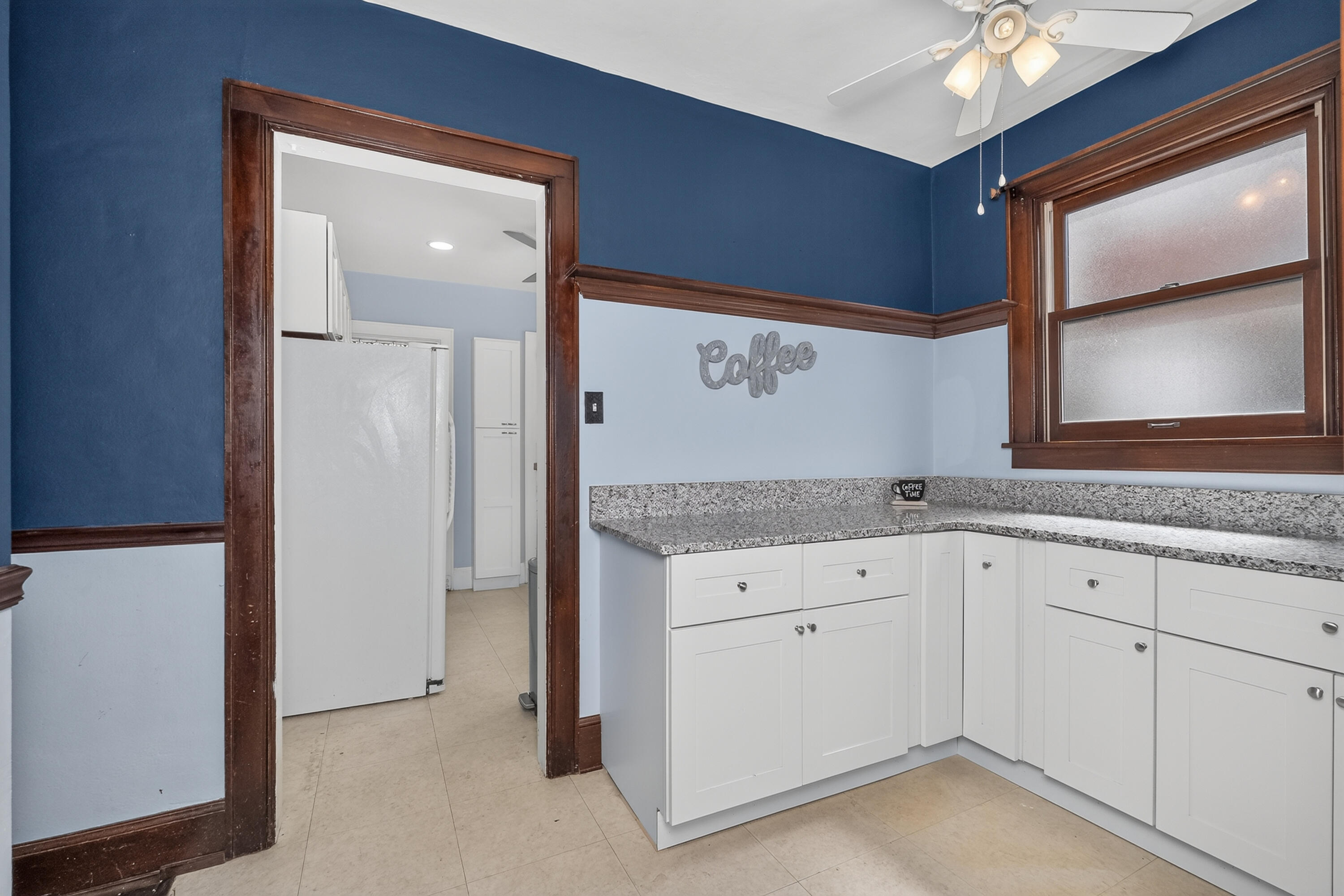 217 E 26th Street Property Photo 16