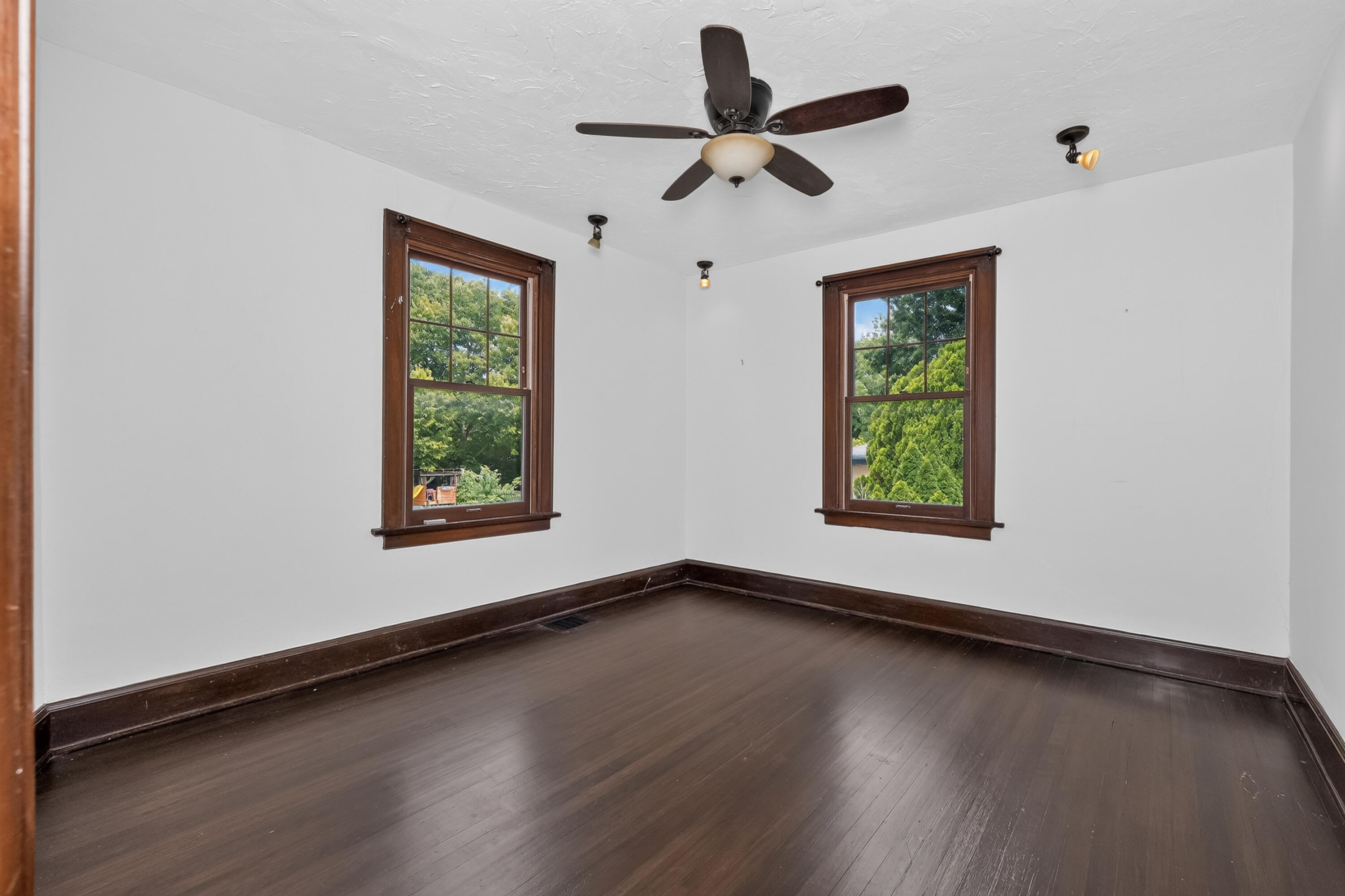 217 E 26th Street Property Photo 17