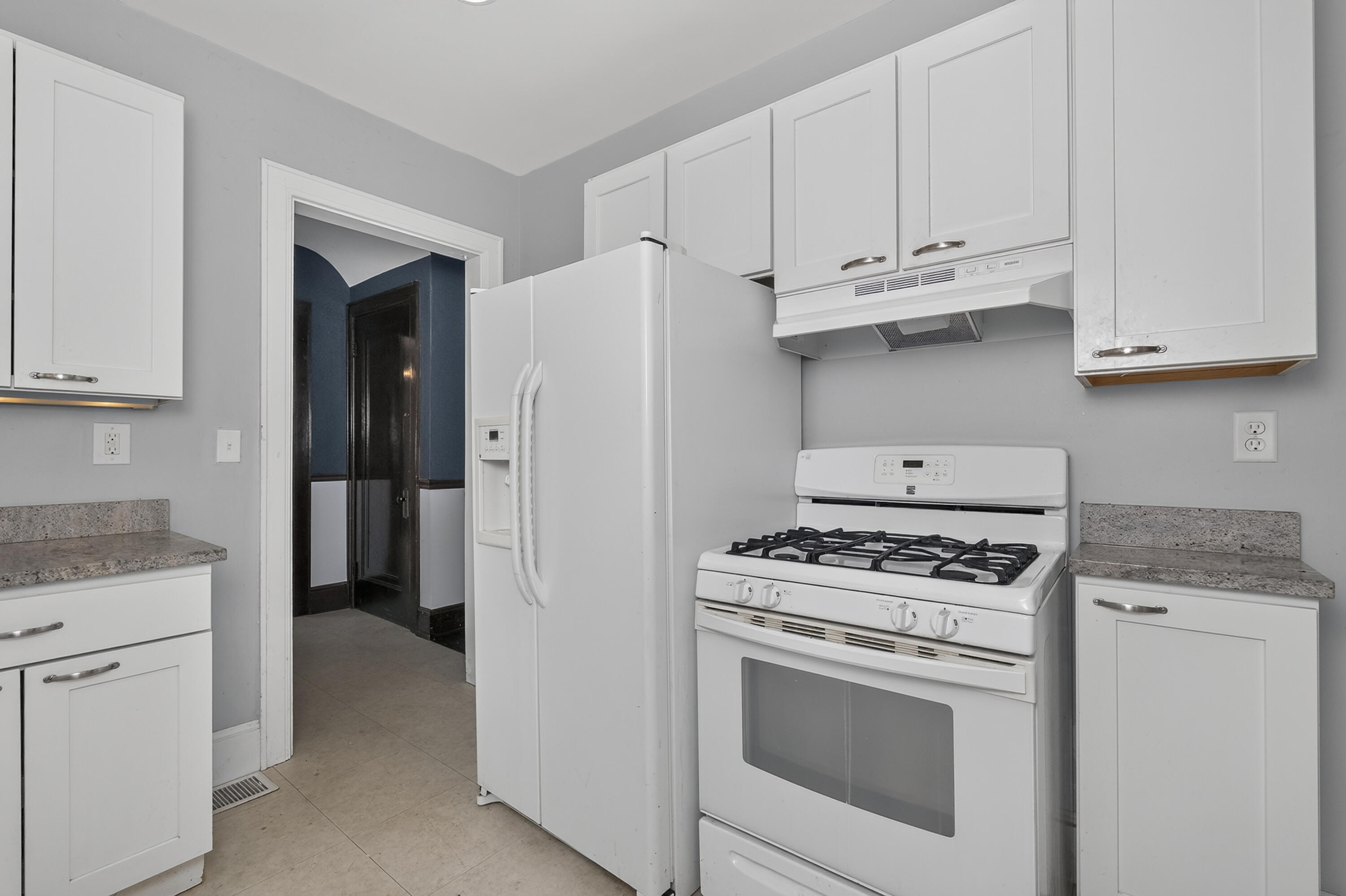 217 E 26th Street Property Photo 18