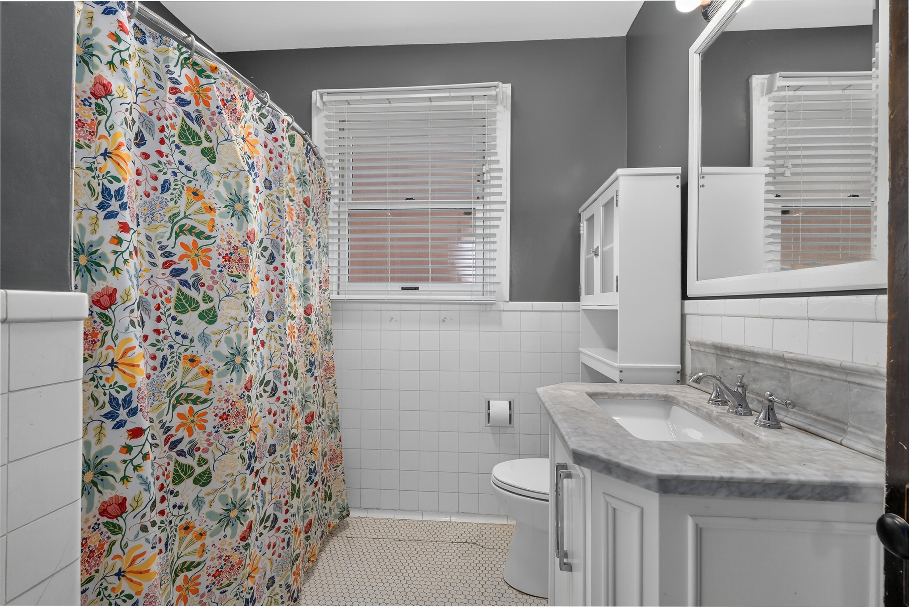 217 E 26th Street Property Photo 22