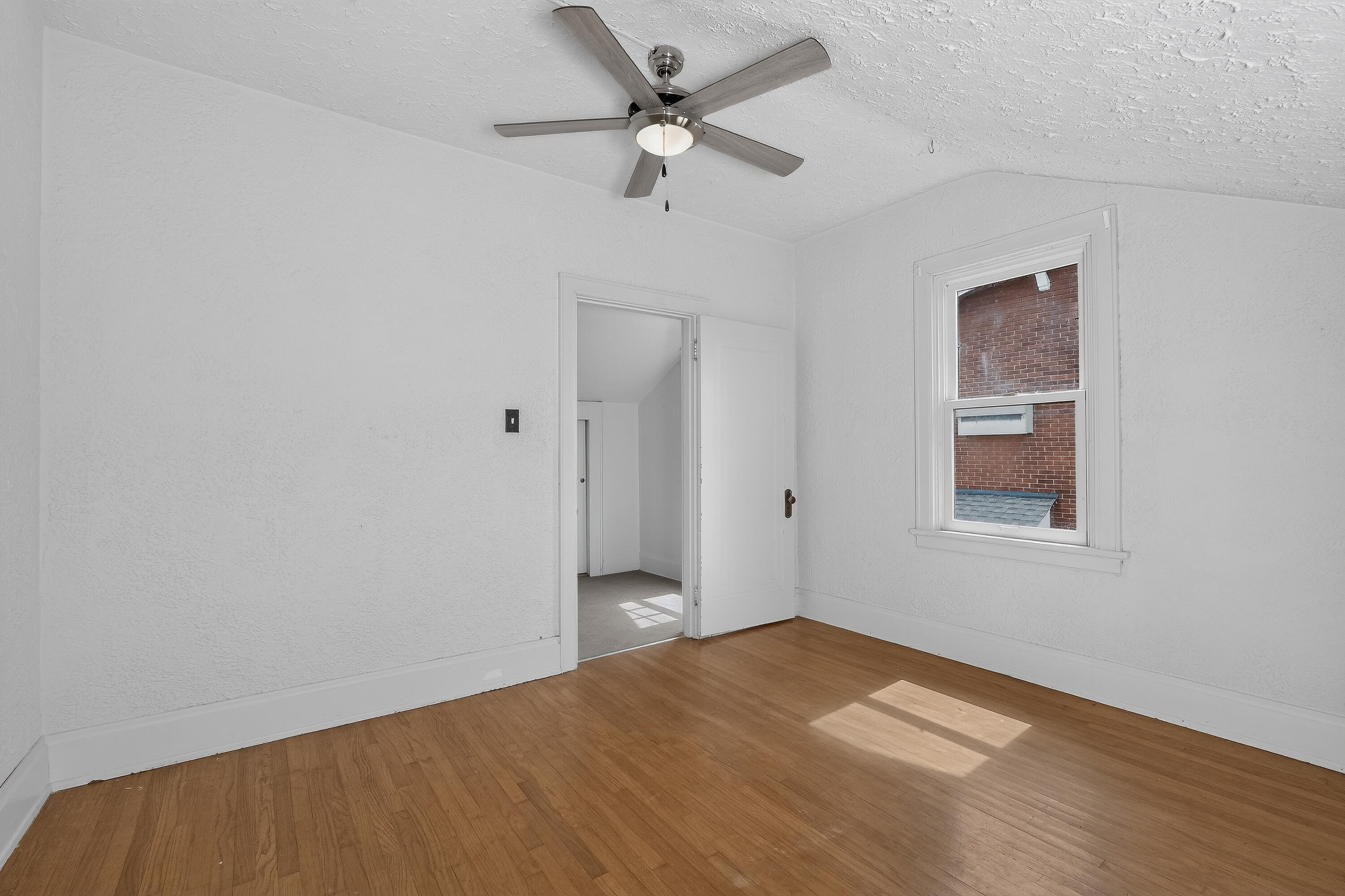 217 E 26th Street Property Photo 28