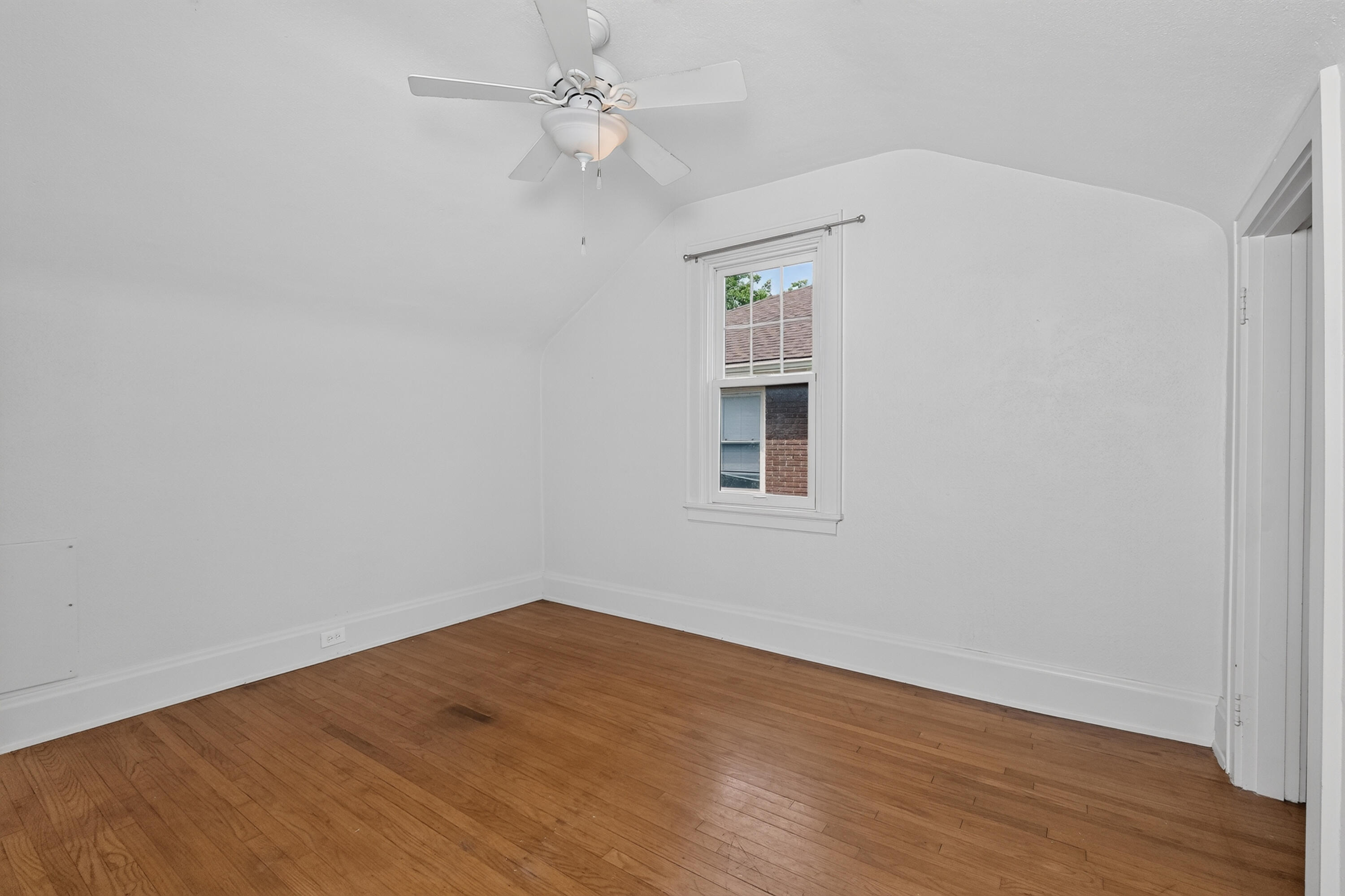 217 E 26th Street Property Photo 31