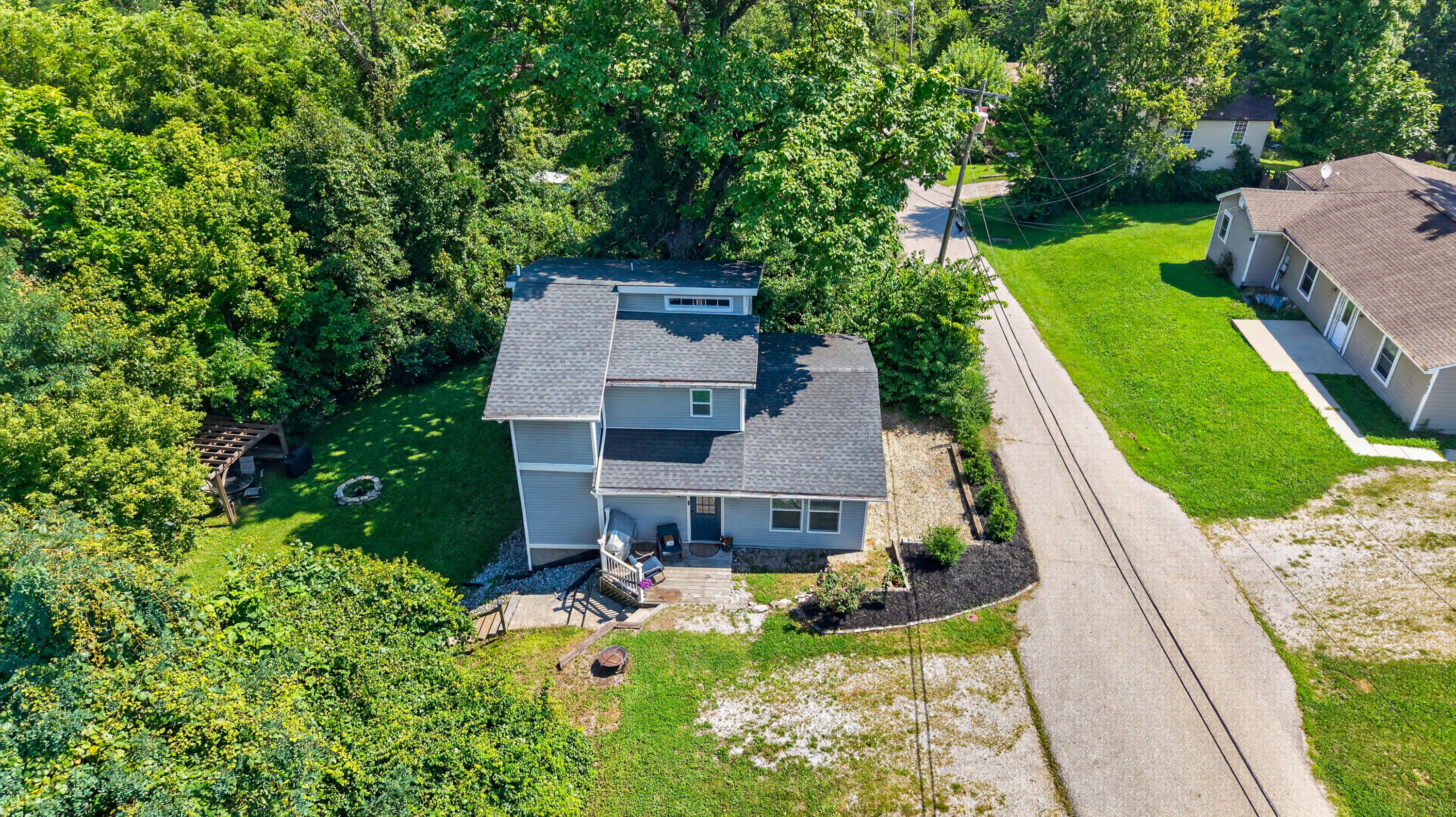 486 Forest Road Property Photo 4