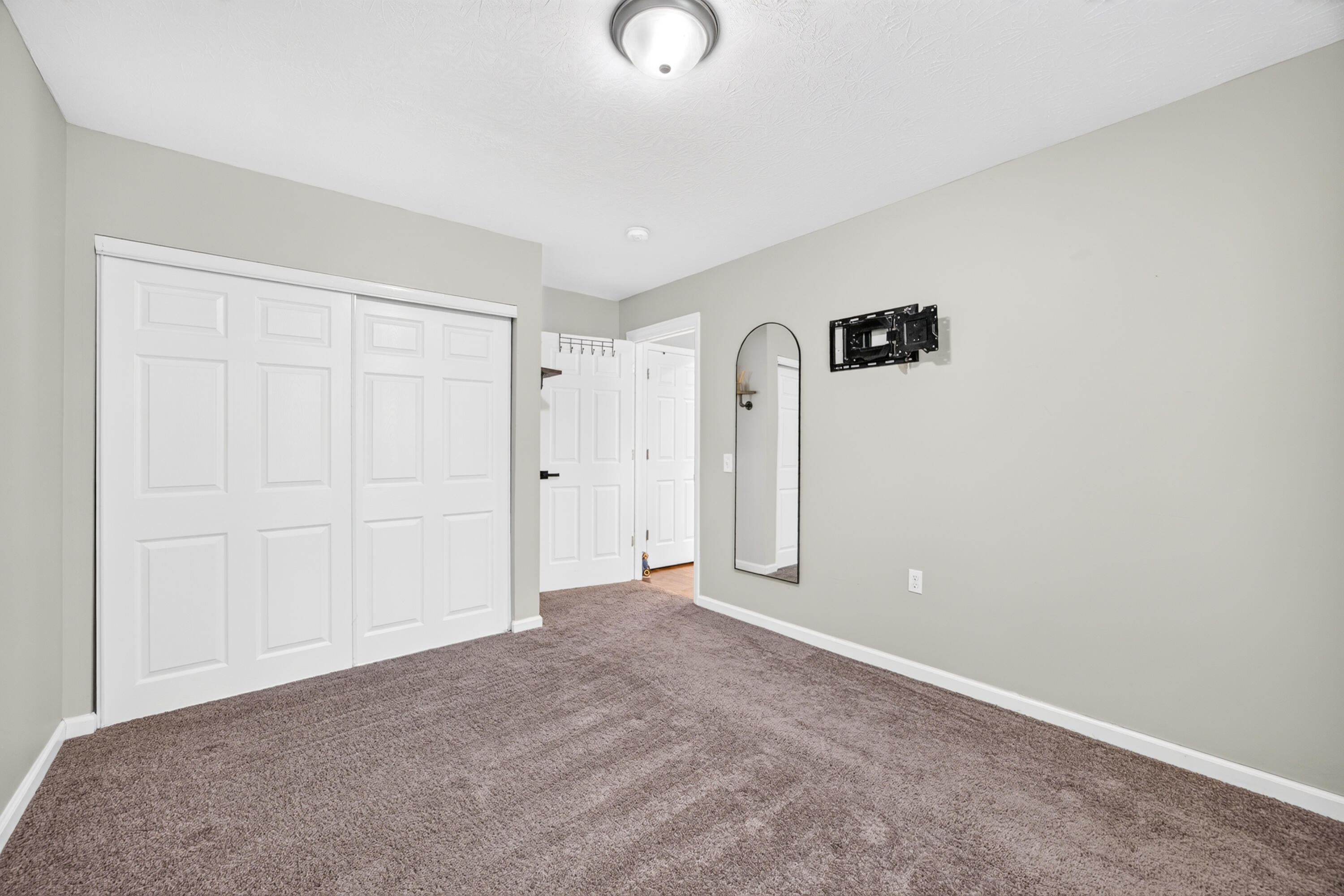 486 Forest Road Property Photo 17