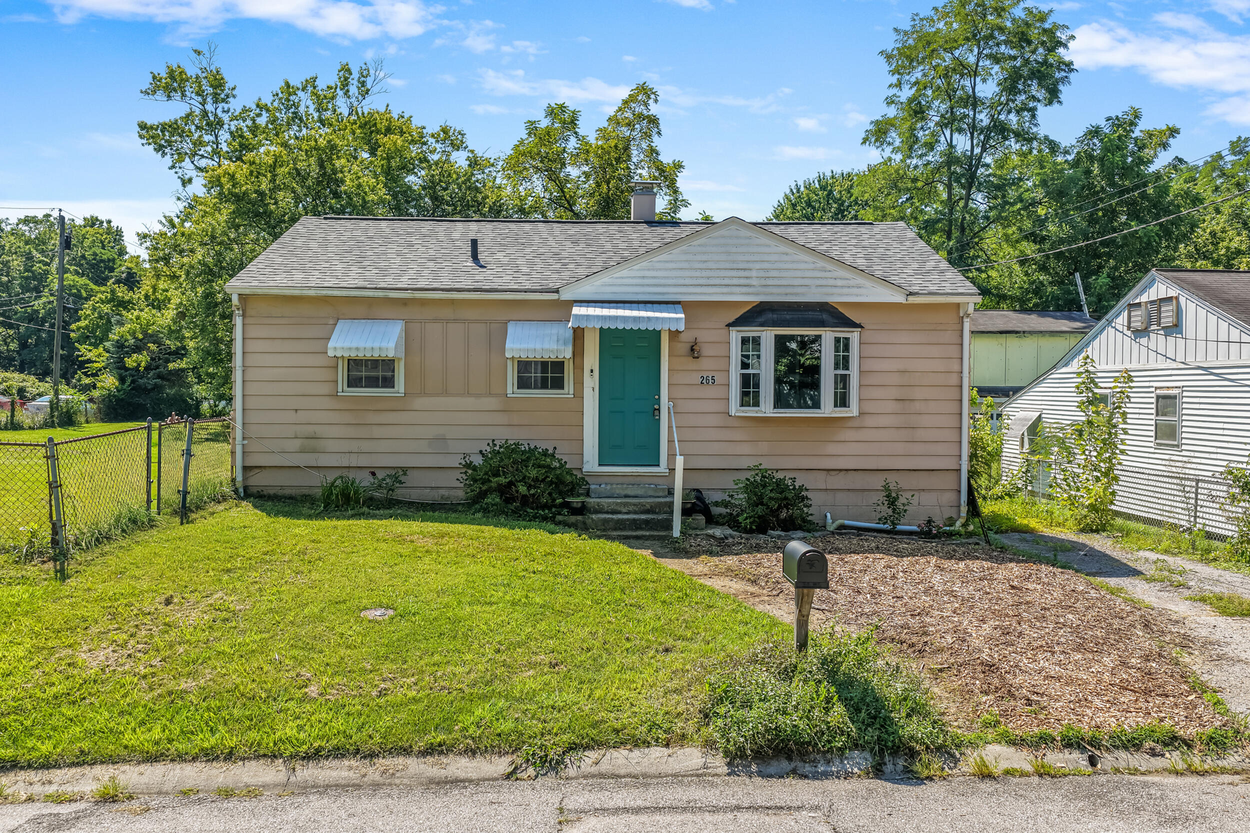 265 Shaw Avenue Property Photo 1