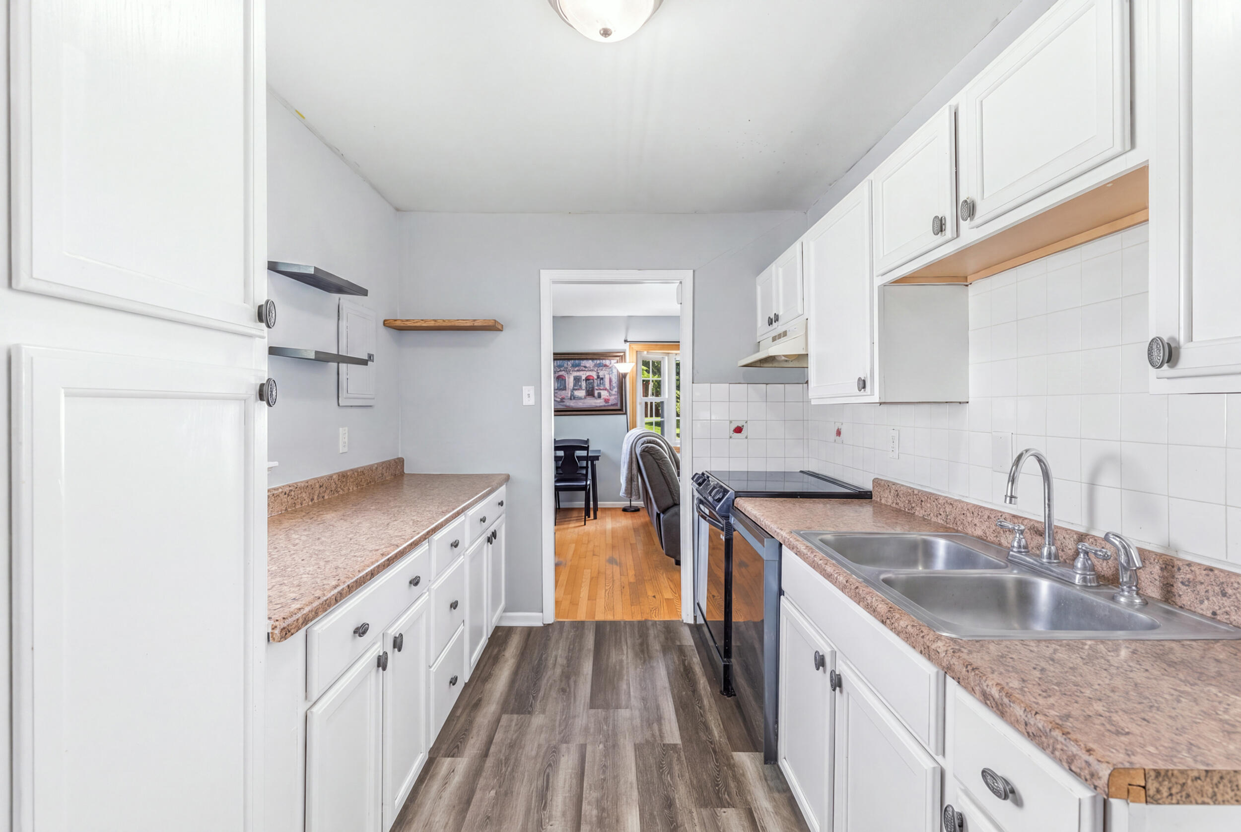 265 Shaw Avenue Property Photo 8