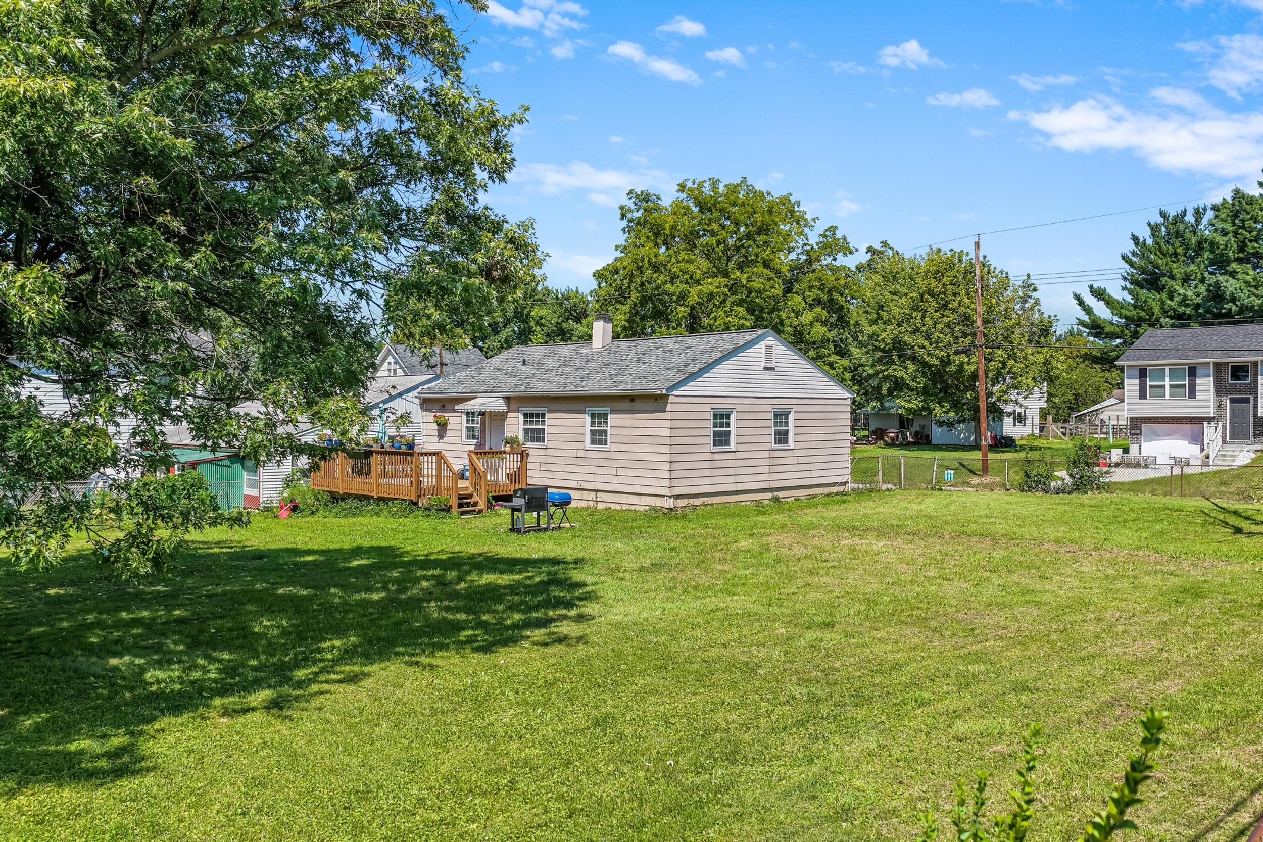 265 Shaw Avenue Property Photo 16