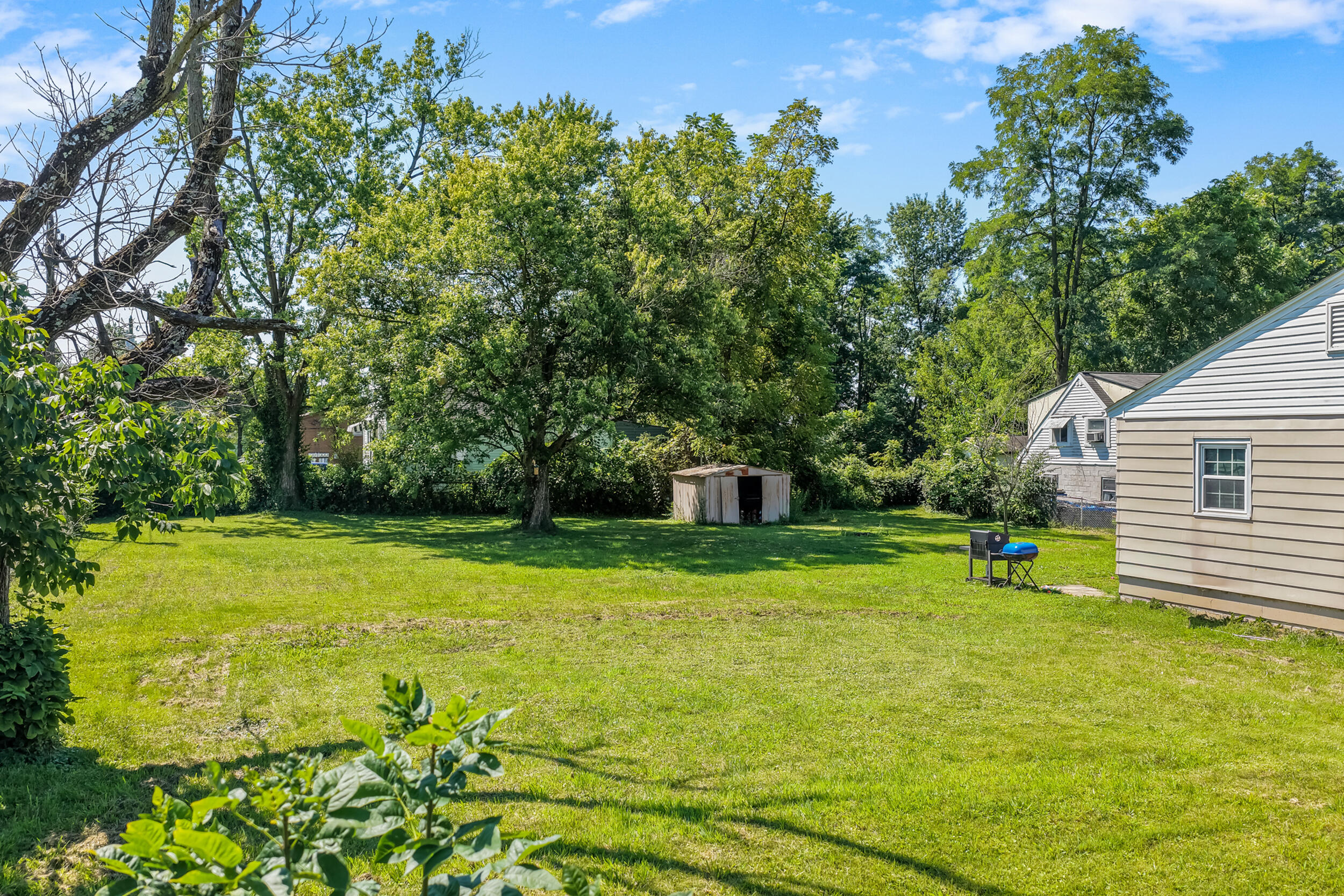 265 Shaw Avenue Property Photo 17