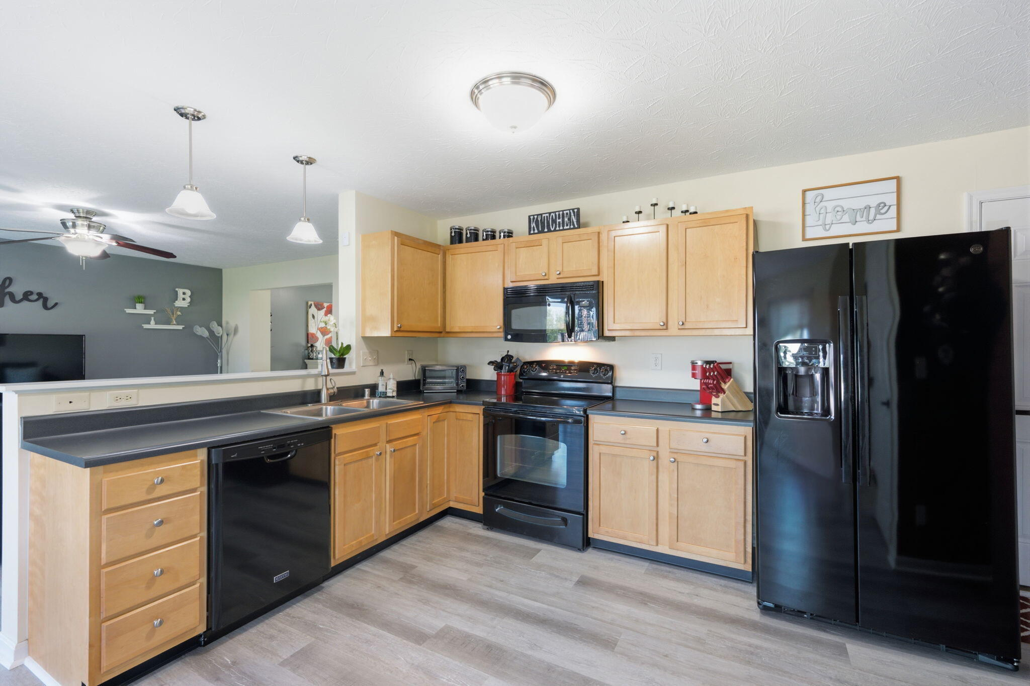 9766 Whispering Way Property Photo 8