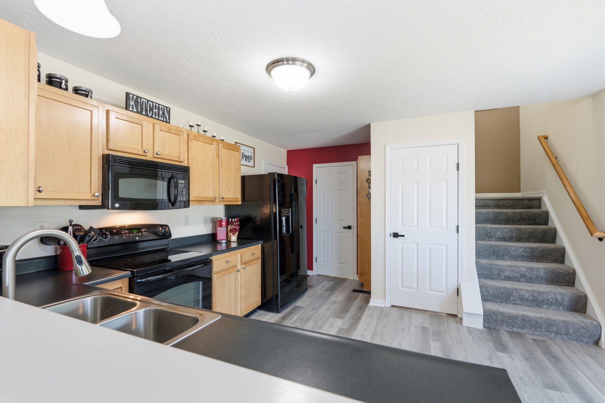 9766 Whispering Way Property Photo 10