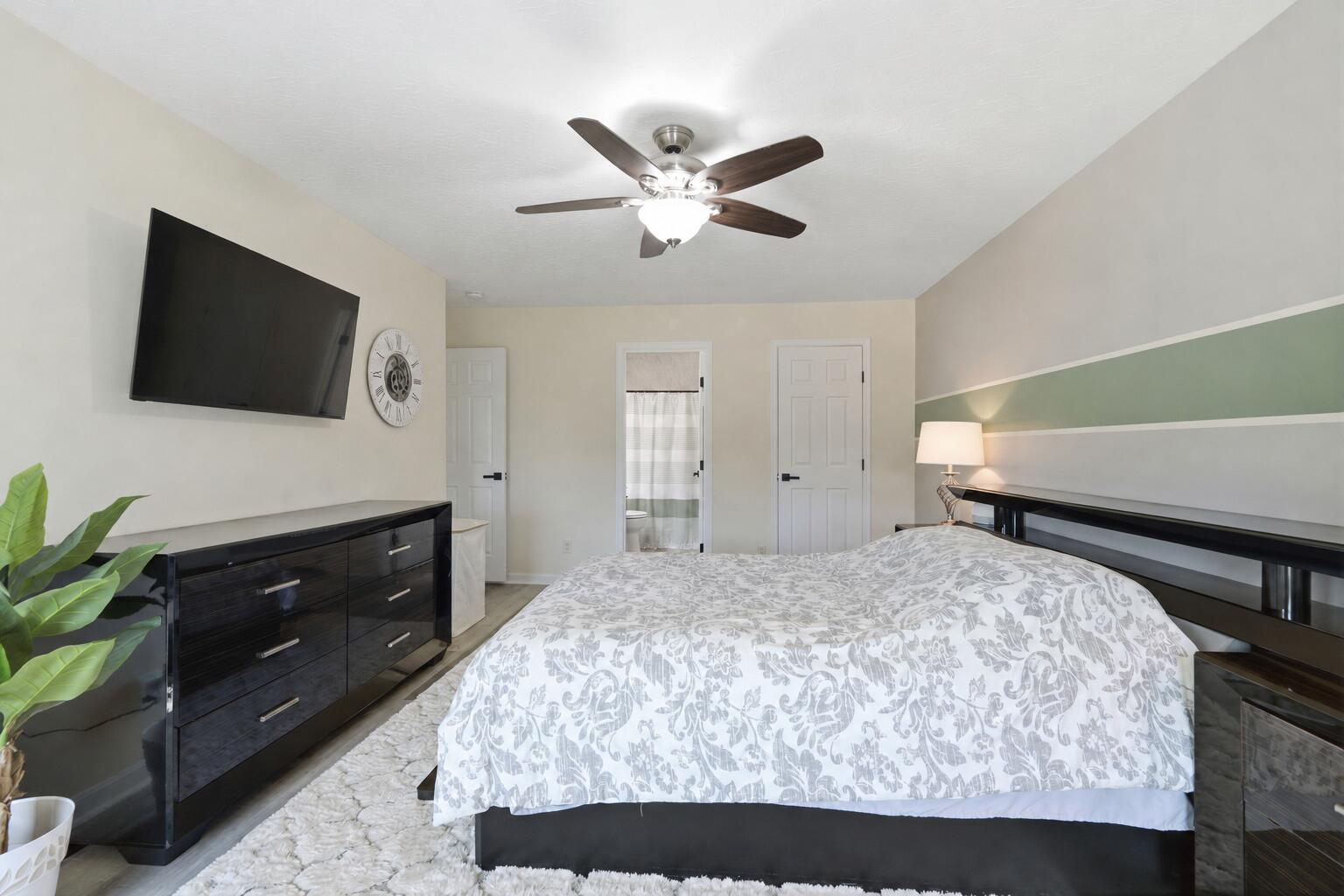 9766 Whispering Way Property Photo 17
