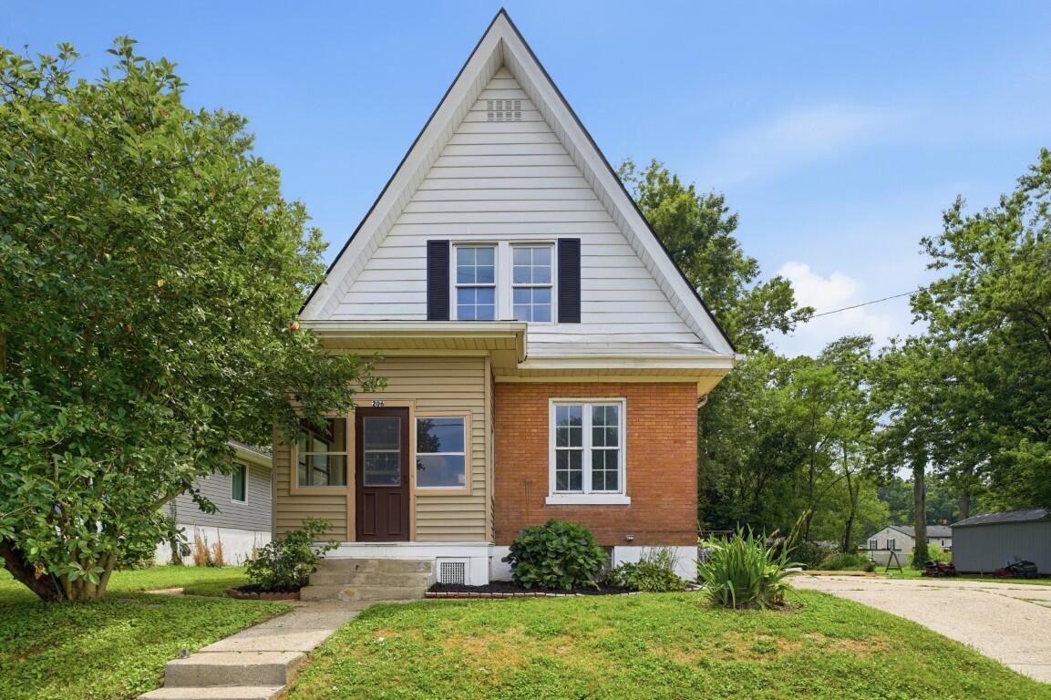 206 W 2nd Street