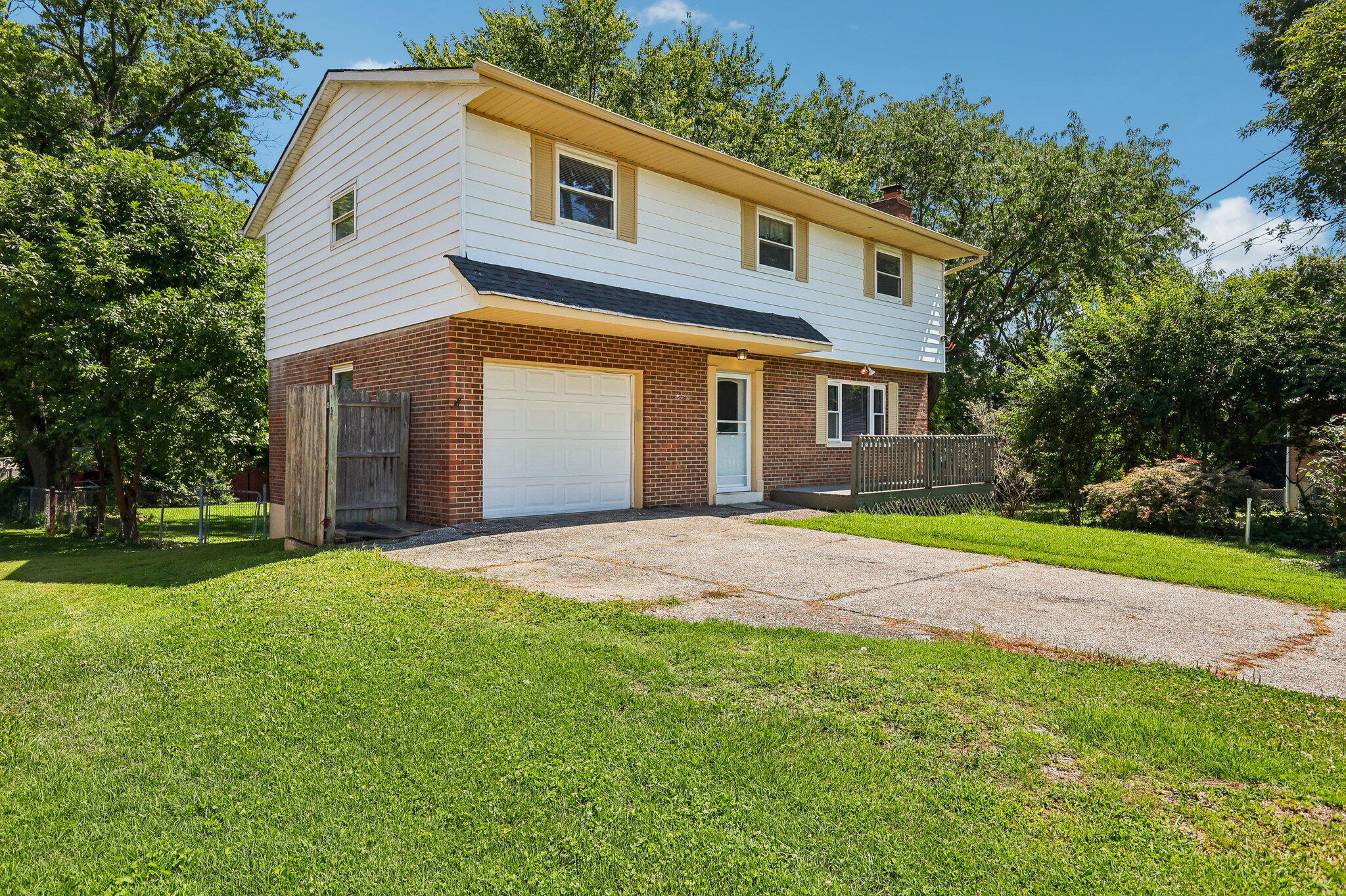 10066 Squire Drive Property Photo 1