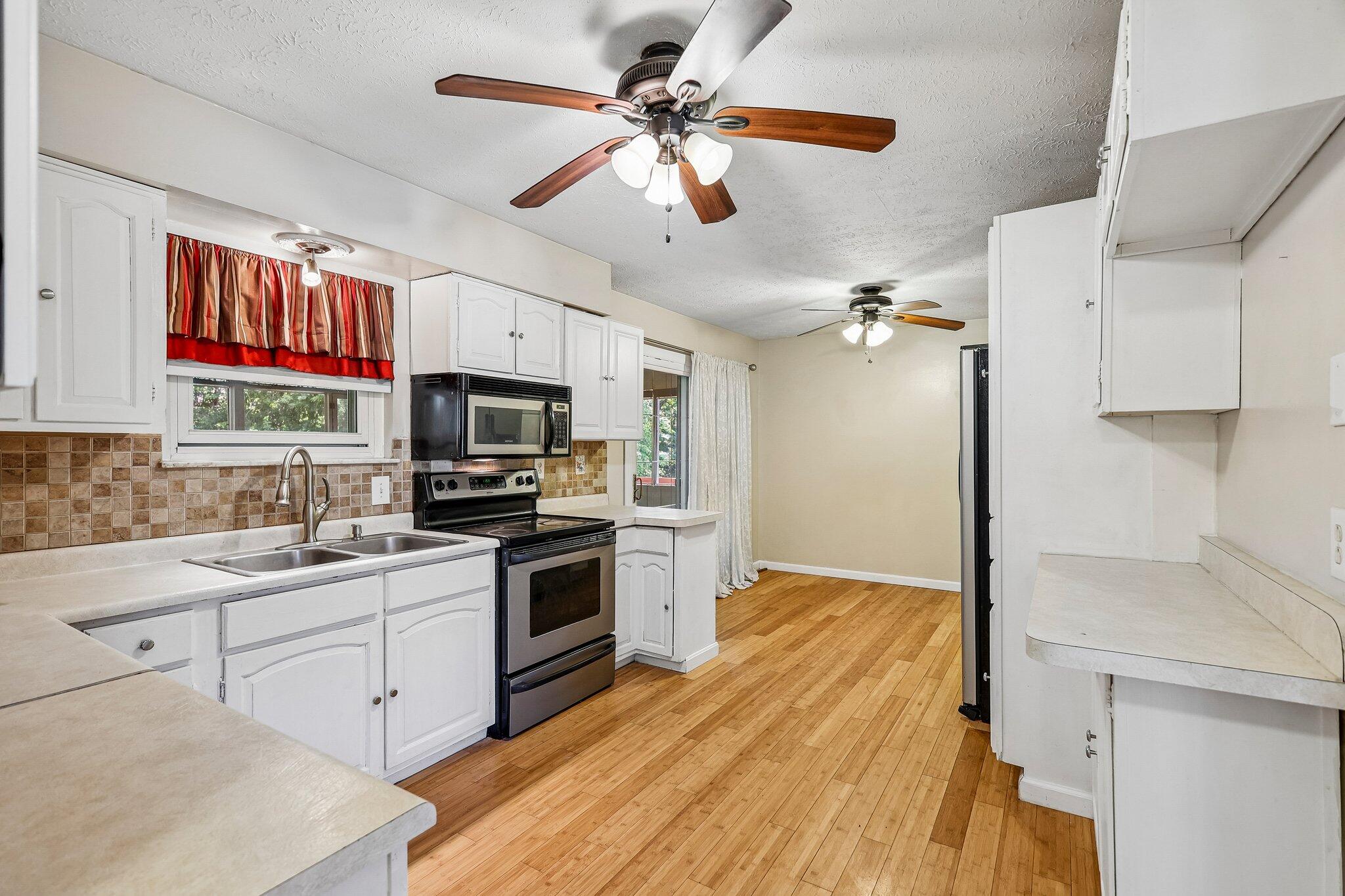 10066 Squire Drive Property Photo 8