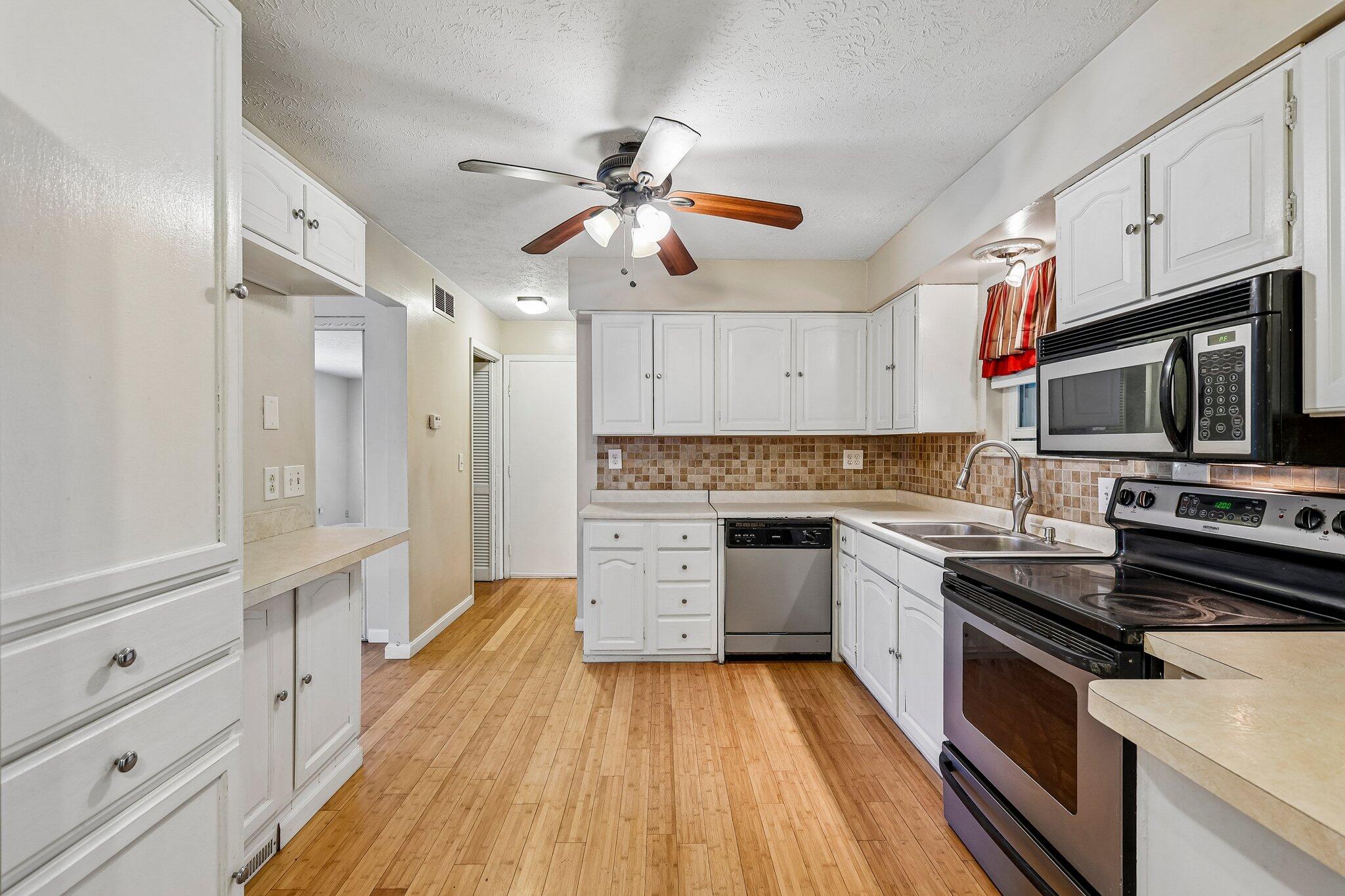 10066 Squire Drive Property Photo 10
